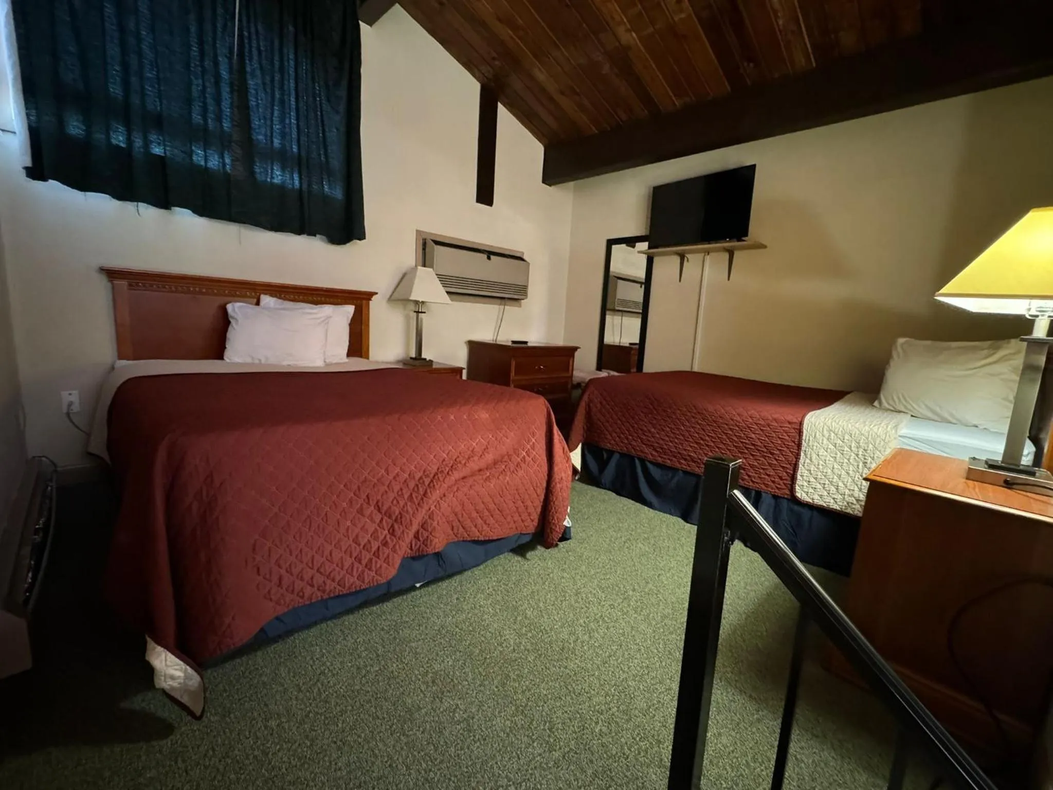 Bed in FairBridge Inn and Suites West Point