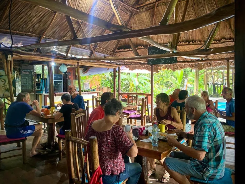Restaurant/places to eat in Casa de la Iguana