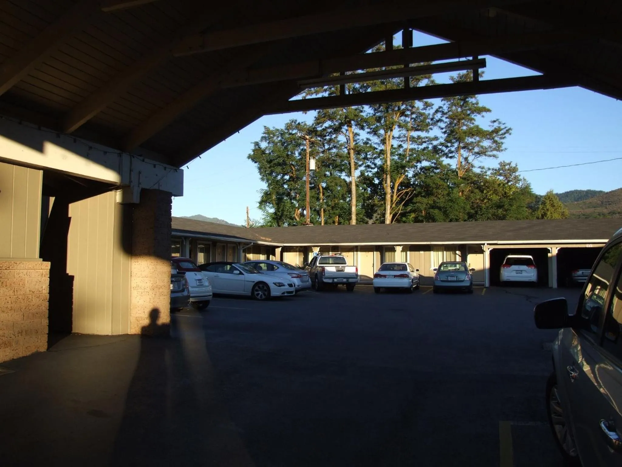 Facade/entrance in Mountain View Inn Yreka CA