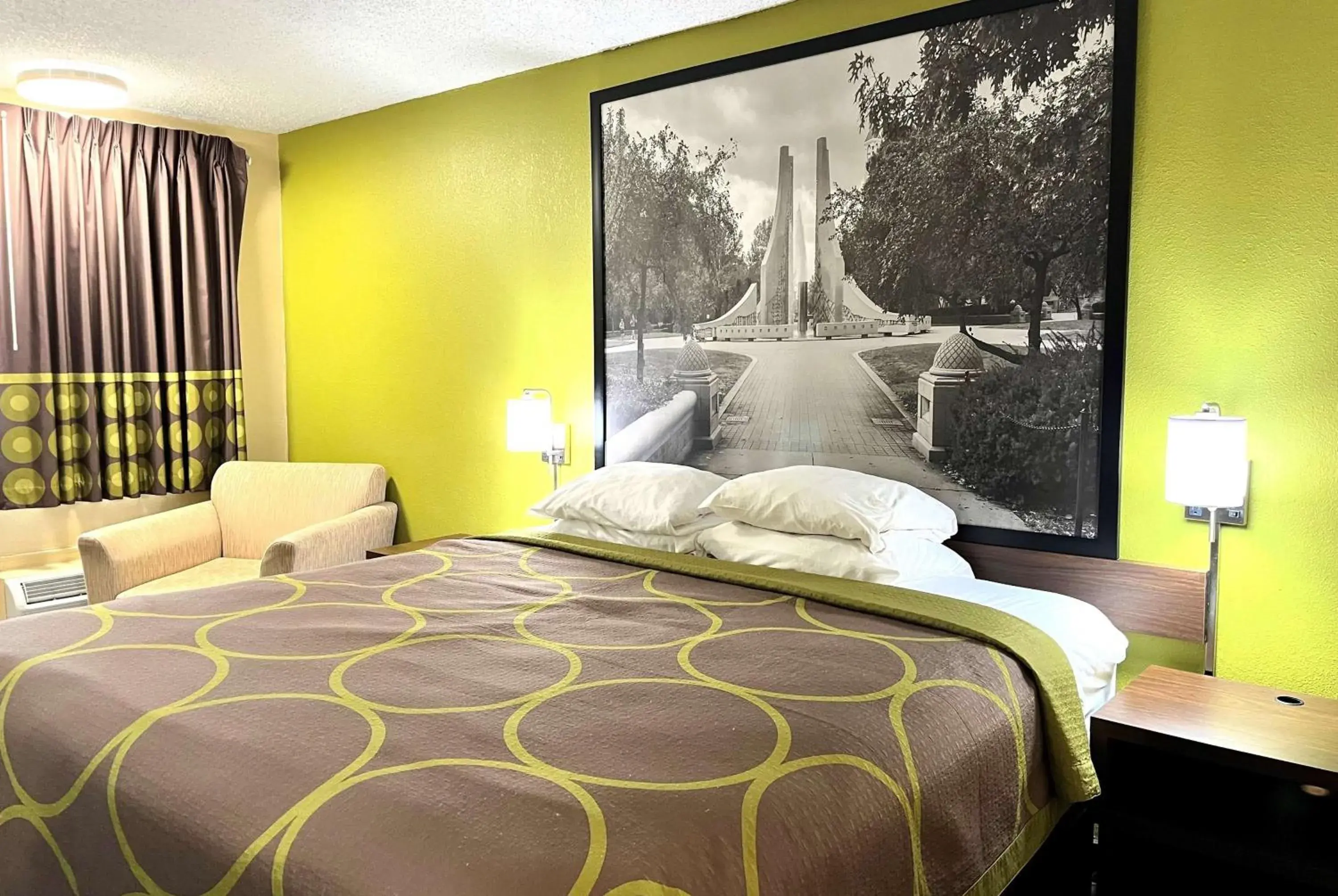 Photo of the whole room, Bed in Super 8 by Wyndham Lafayette Photo of the whole room, Bed in Super 8 by Wyndham Lafayette