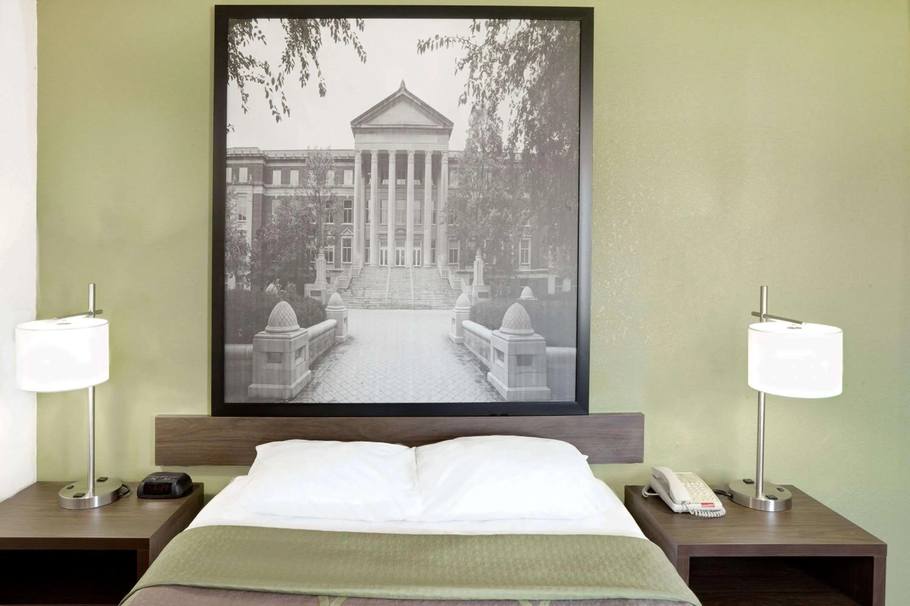 Photo of the whole room, Bed in Super 8 by Wyndham Lafayette