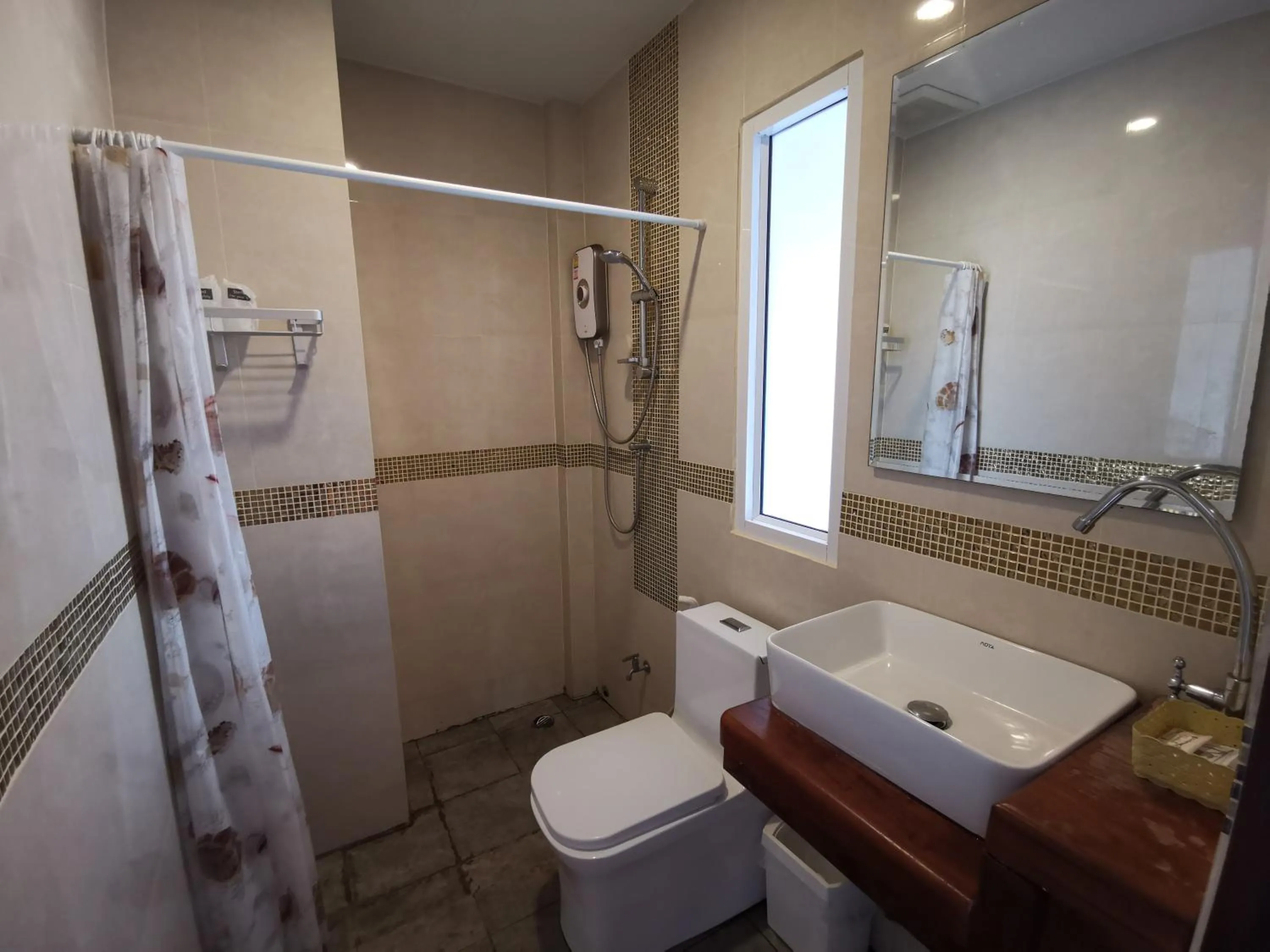 Shower in The Peace Tara House