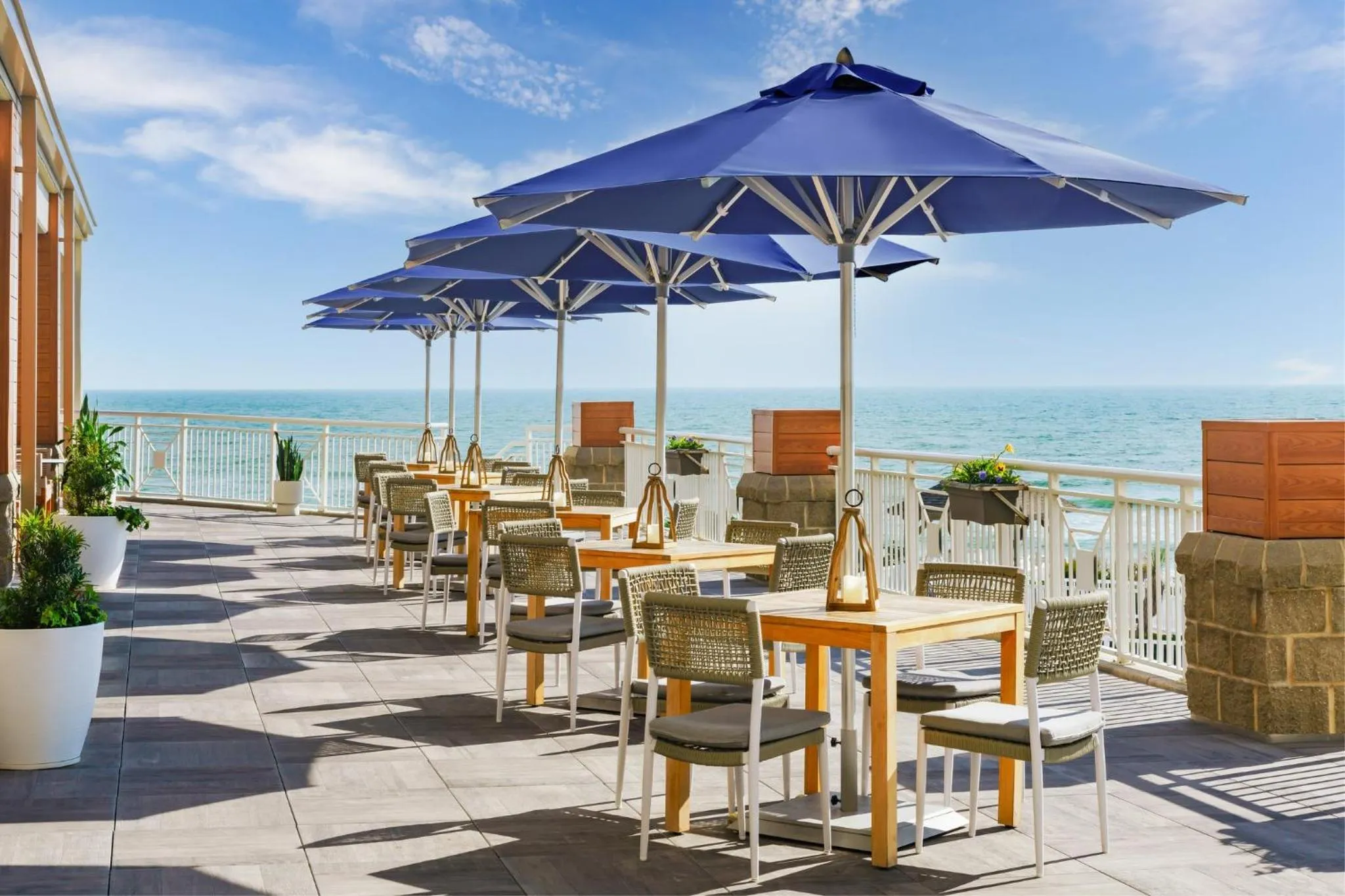 Restaurant/places to eat in Holiday Inn Resort Lumina on Wrightsville Beach by IHG