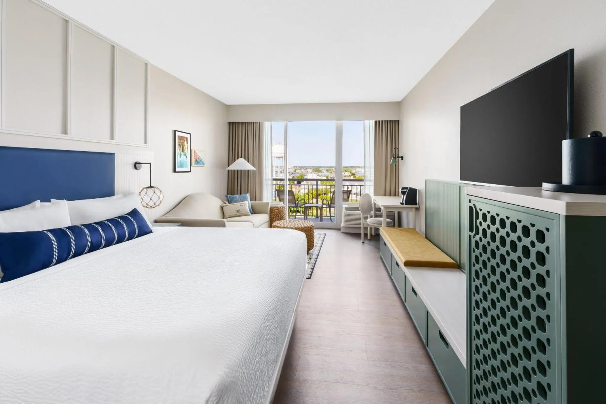 Photo of the whole room, Bed in Holiday Inn Resort Lumina on Wrightsville Beach by IHG