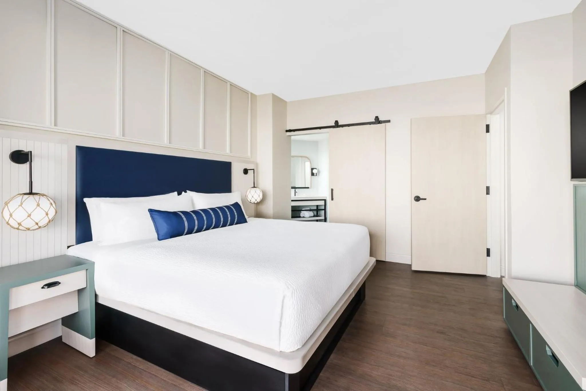 Photo of the whole room, Bed in Holiday Inn Resort Lumina on Wrightsville Beach by IHG