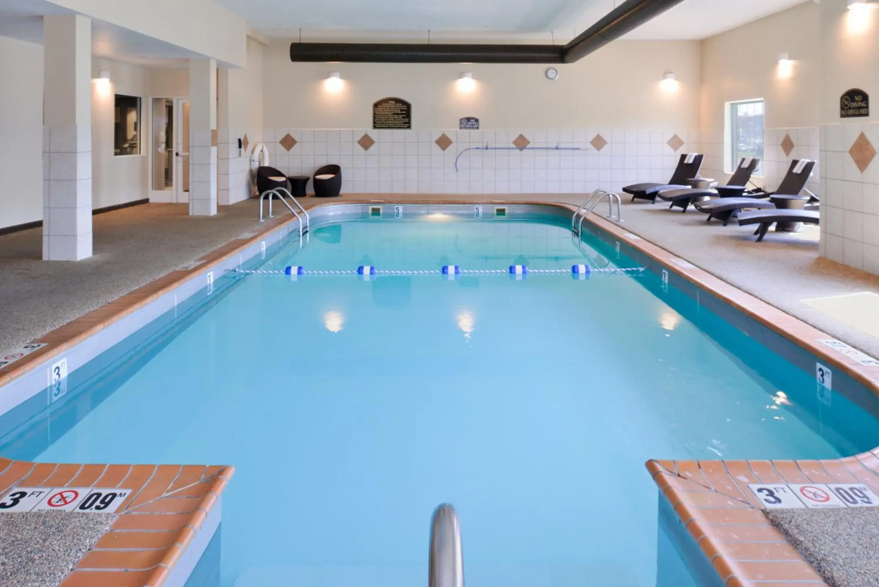 Swimming pool in Holiday Inn Poplar Bluff by IHG Swimming pool in Holiday Inn Poplar Bluff by IHG