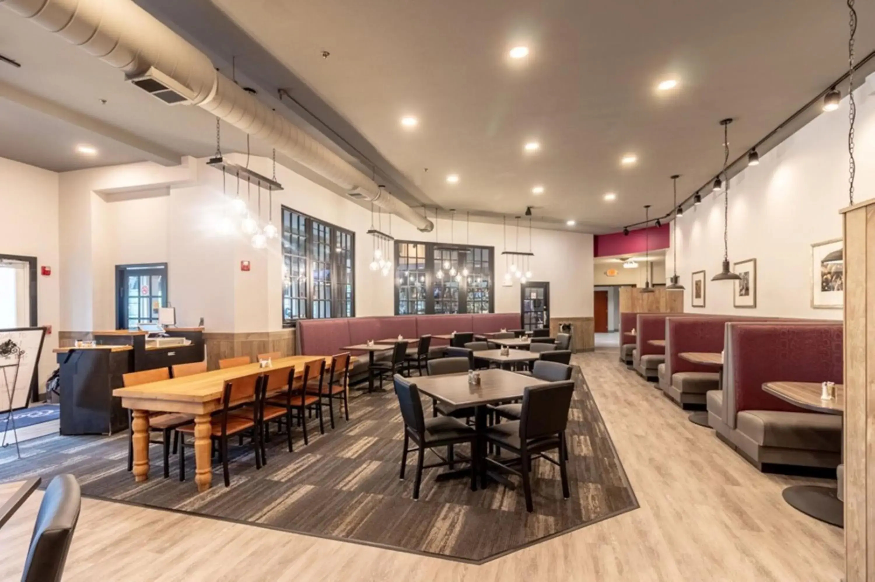 Restaurant/places to eat in Holiday Inn Poplar Bluff by IHG Restaurant/places to eat in Holiday Inn Poplar Bluff by IHG