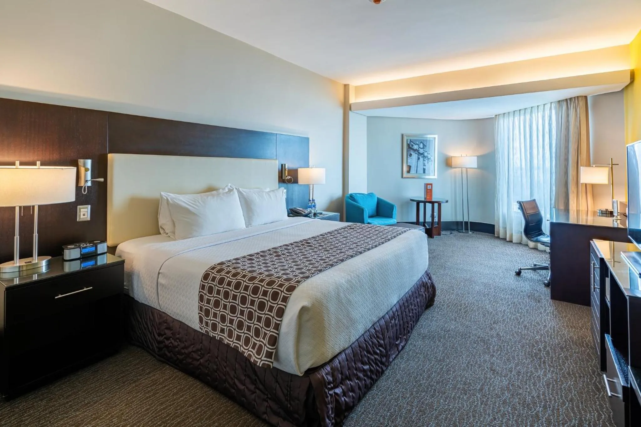 Photo of the whole room, Bed in Crowne Plaza Santo Domingo by IHG