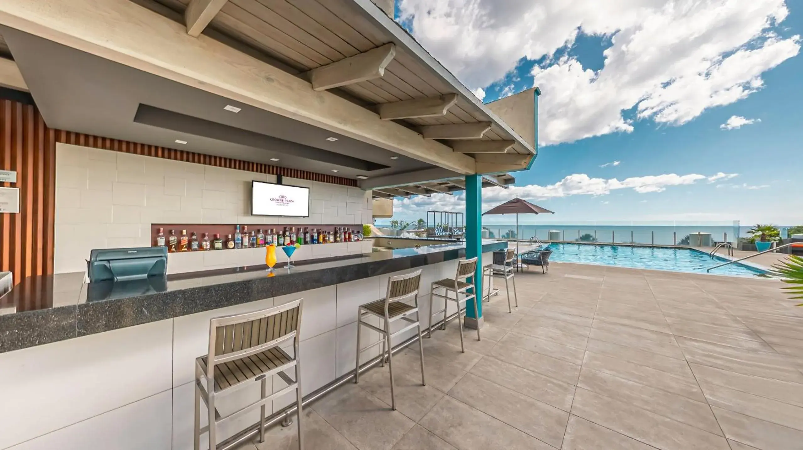 Lounge or bar in Crowne Plaza Santo Domingo by IHG Lounge or bar in Crowne Plaza Santo Domingo by IHG