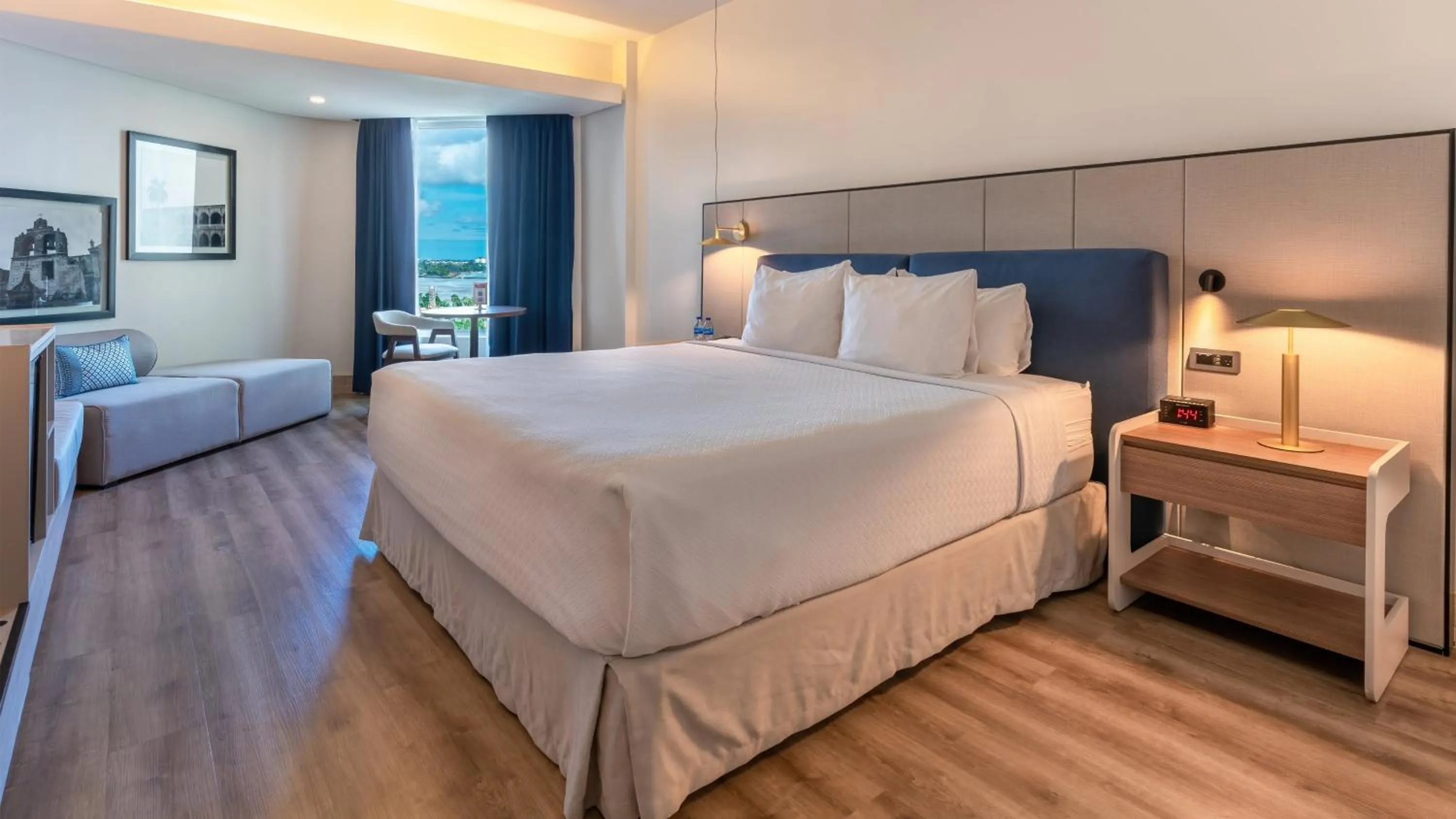 Photo of the whole room, Bed in Crowne Plaza Santo Domingo by IHG