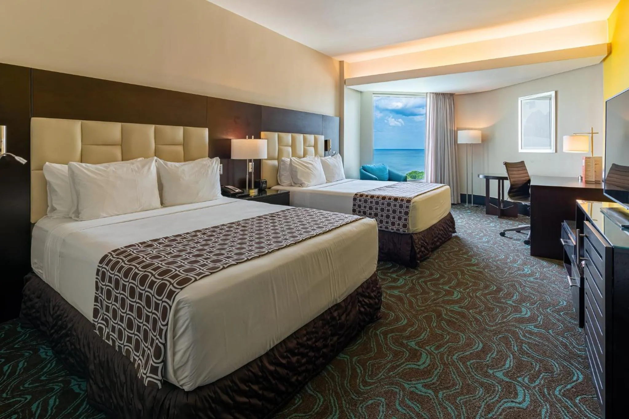 Photo of the whole room, Bed in Crowne Plaza Santo Domingo by IHG