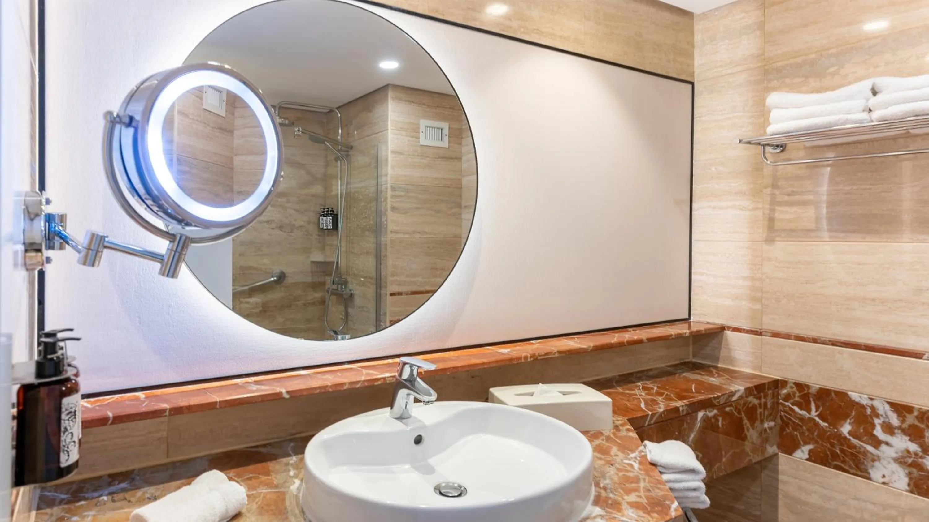 Bathroom in Crowne Plaza Santo Domingo by IHG