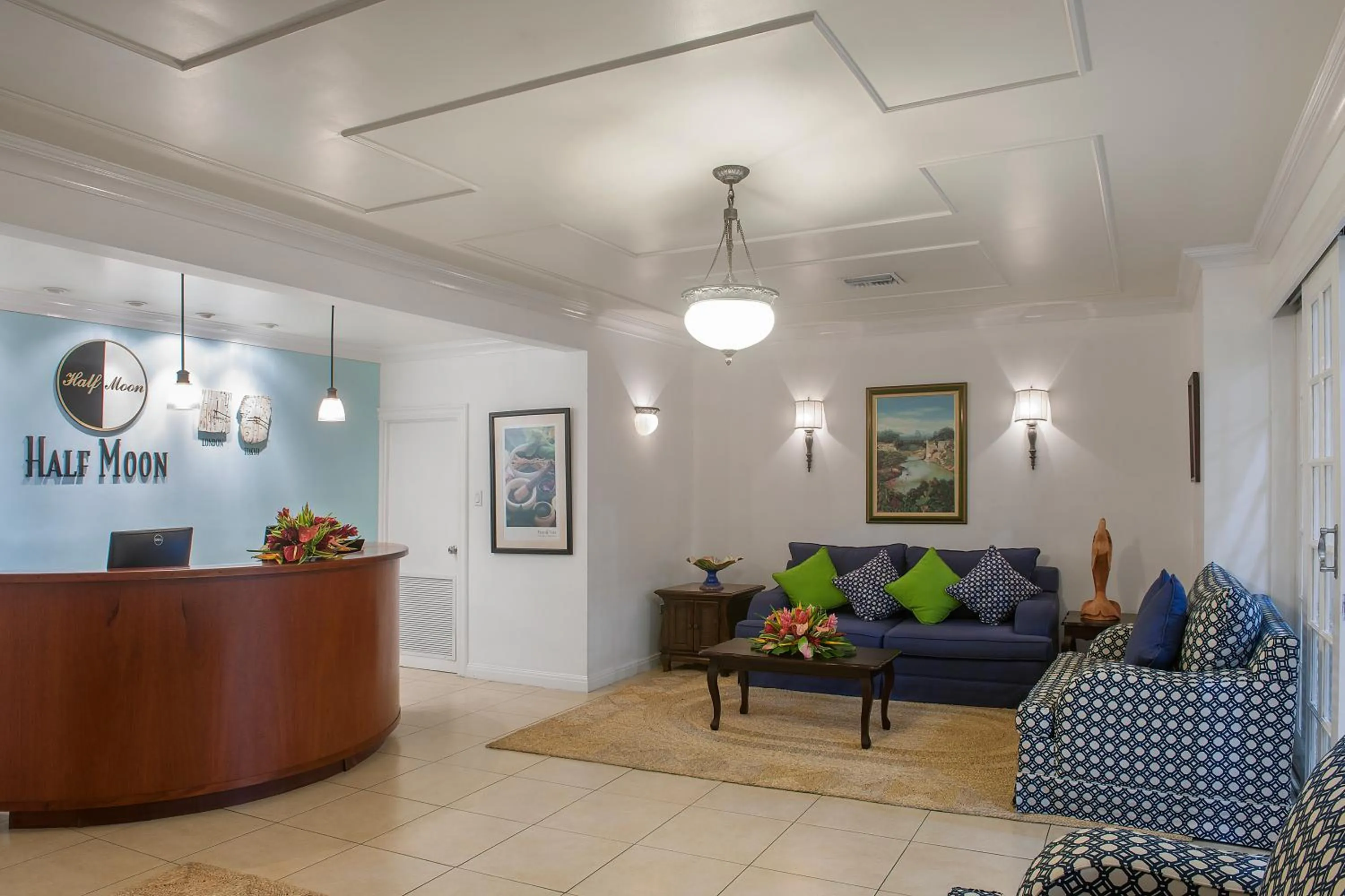 Lobby or reception in Half Moon