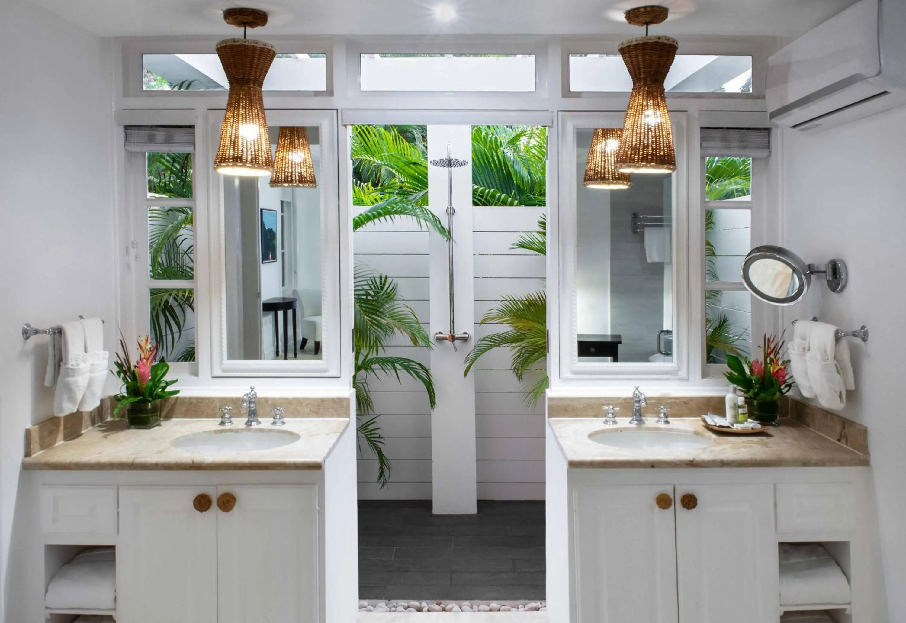 Bathroom in Half Moon