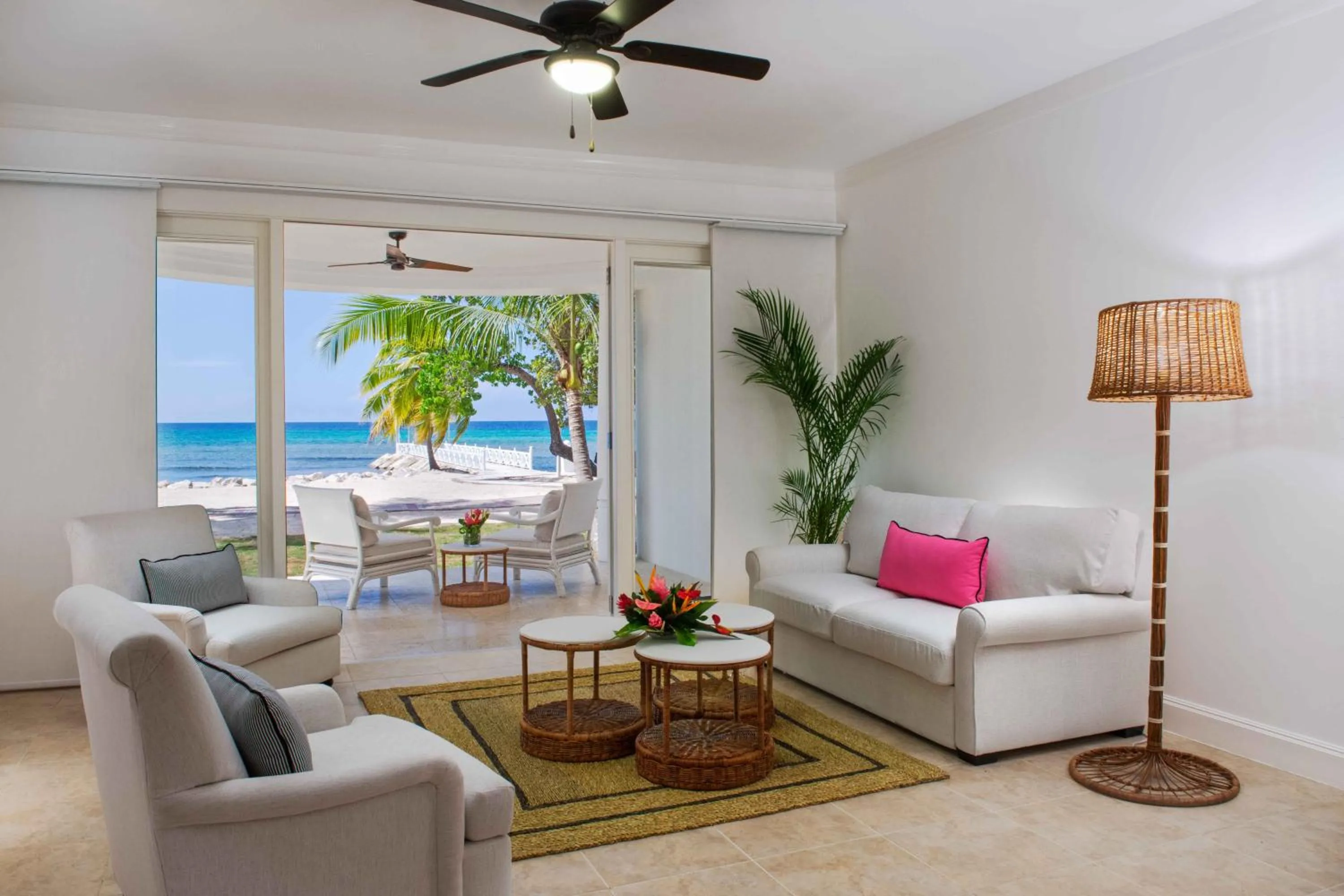 Living room in Half Moon