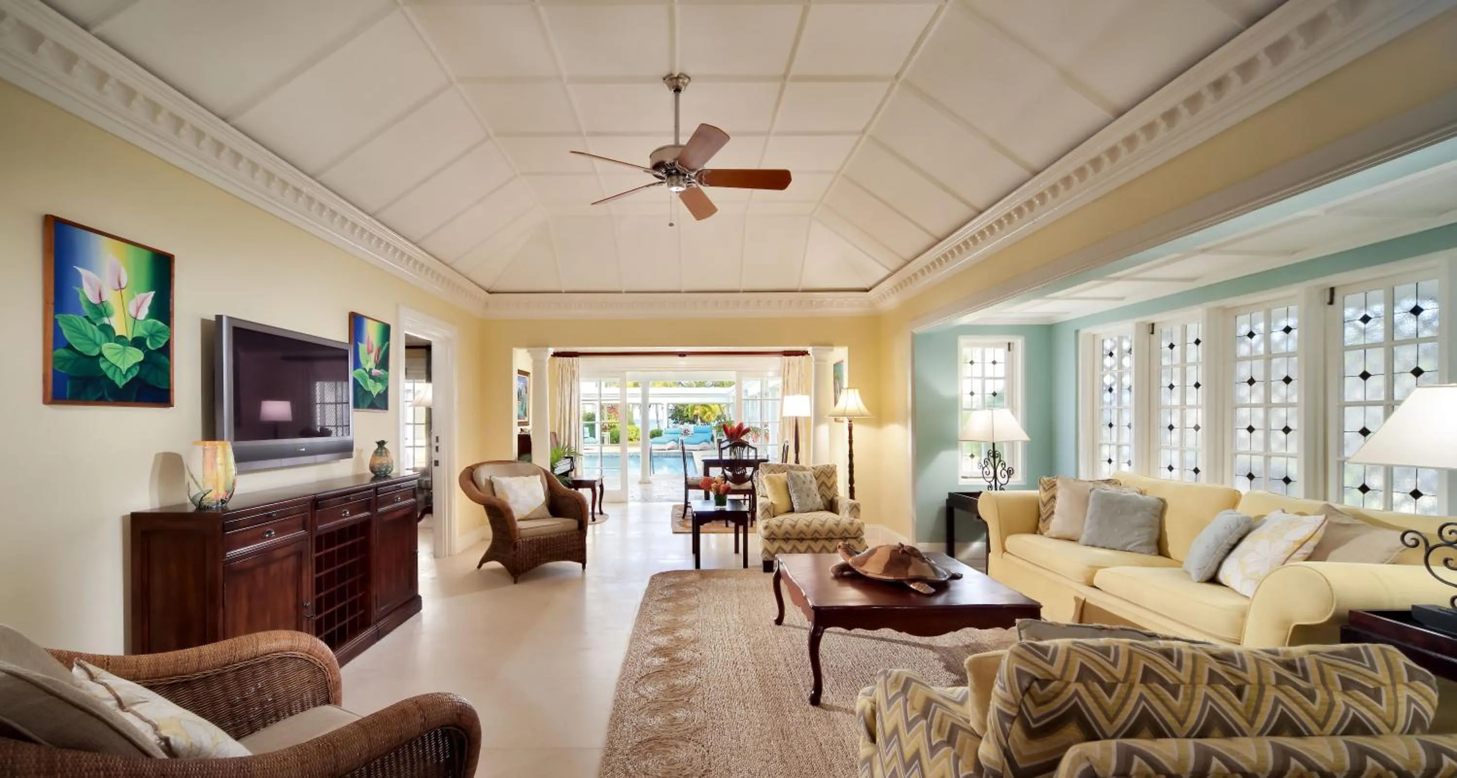 Living room in Half Moon