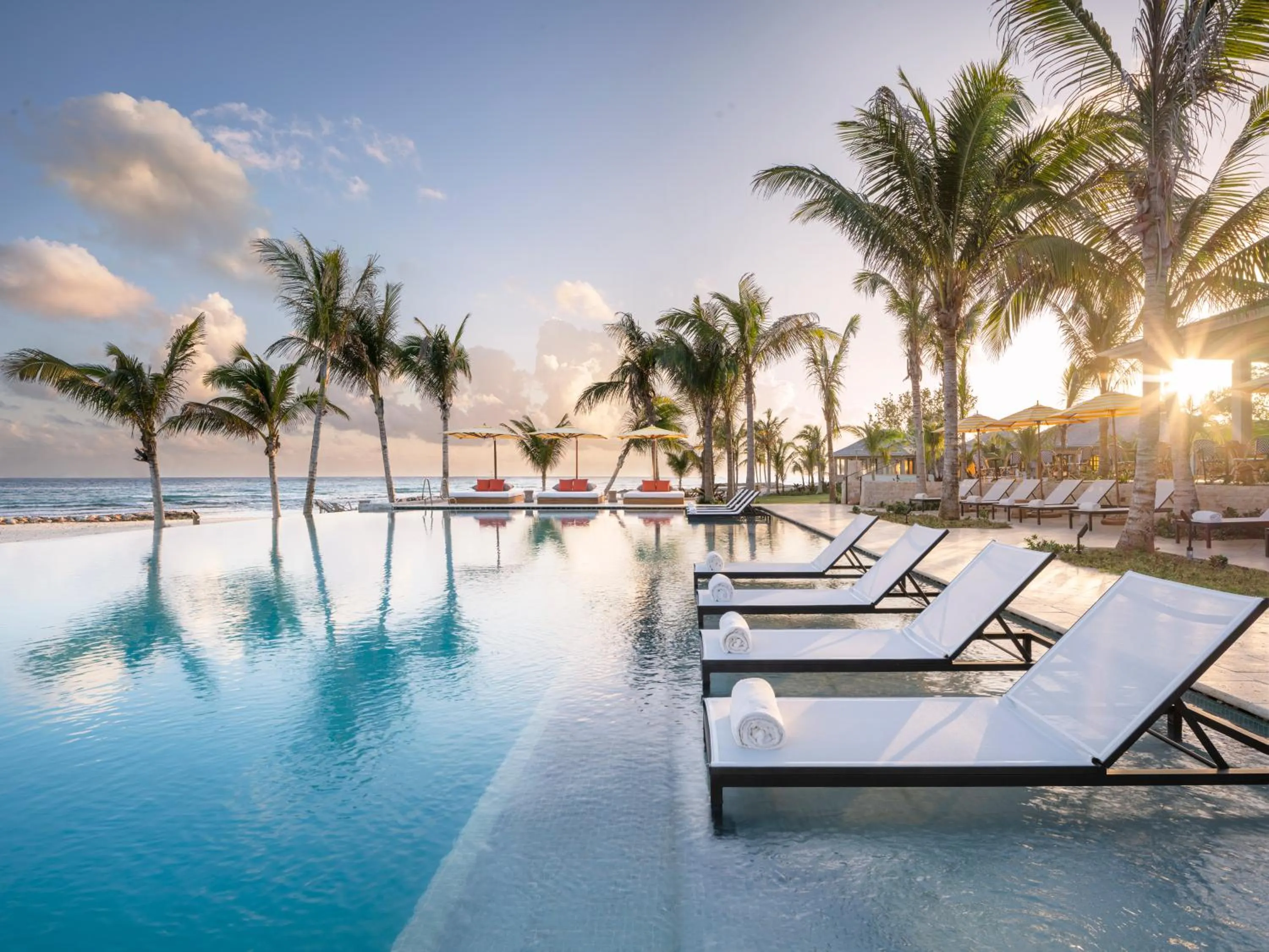 Restaurant/places to eat in Half Moon