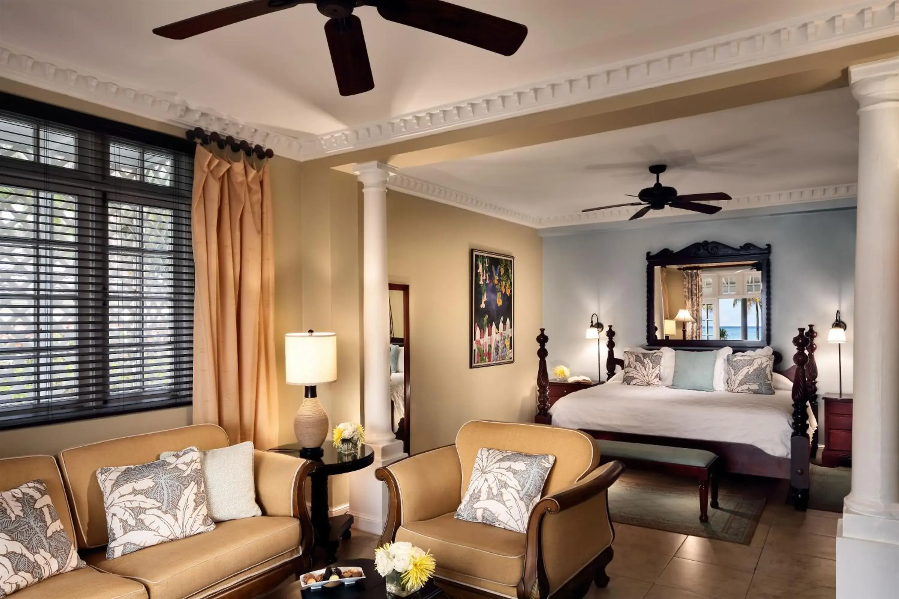 Photo of the whole room, Bed in Half Moon Photo of the whole room, Bed in Half Moon