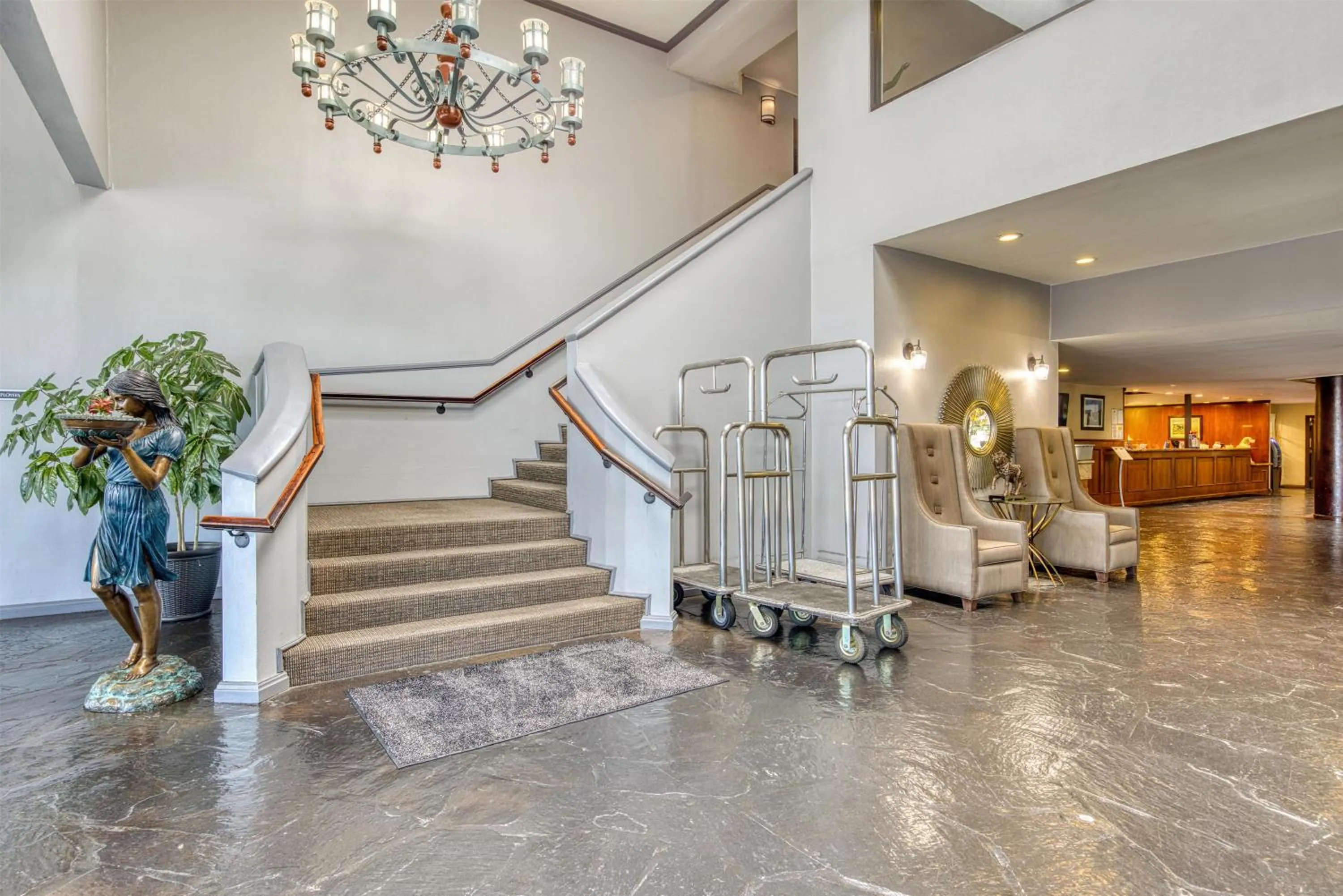 Lobby or reception in SureStay Plus Hotel by Best Western Reno Airport