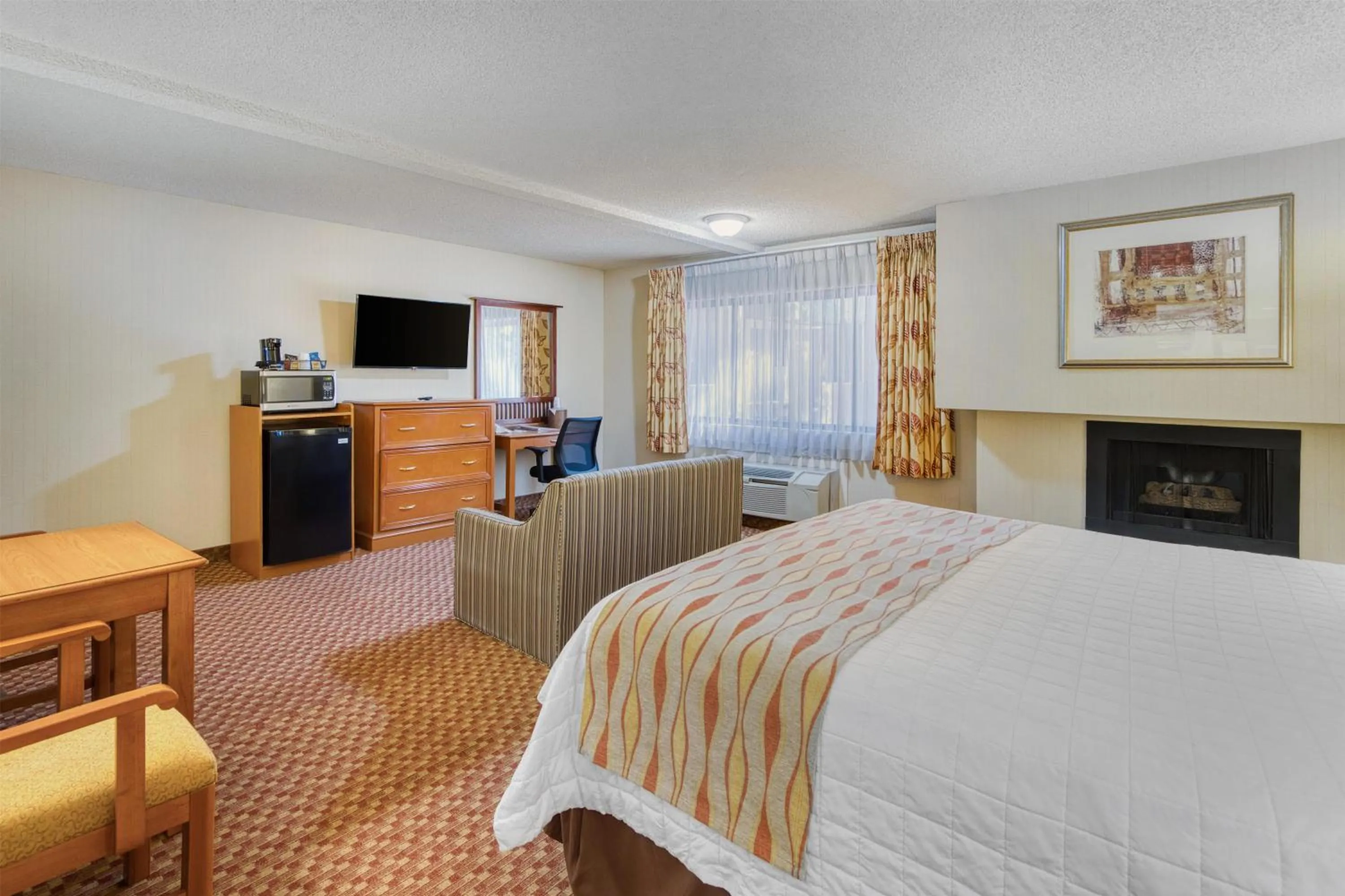 Bedroom, Bed in SureStay Plus Hotel by Best Western Reno Airport