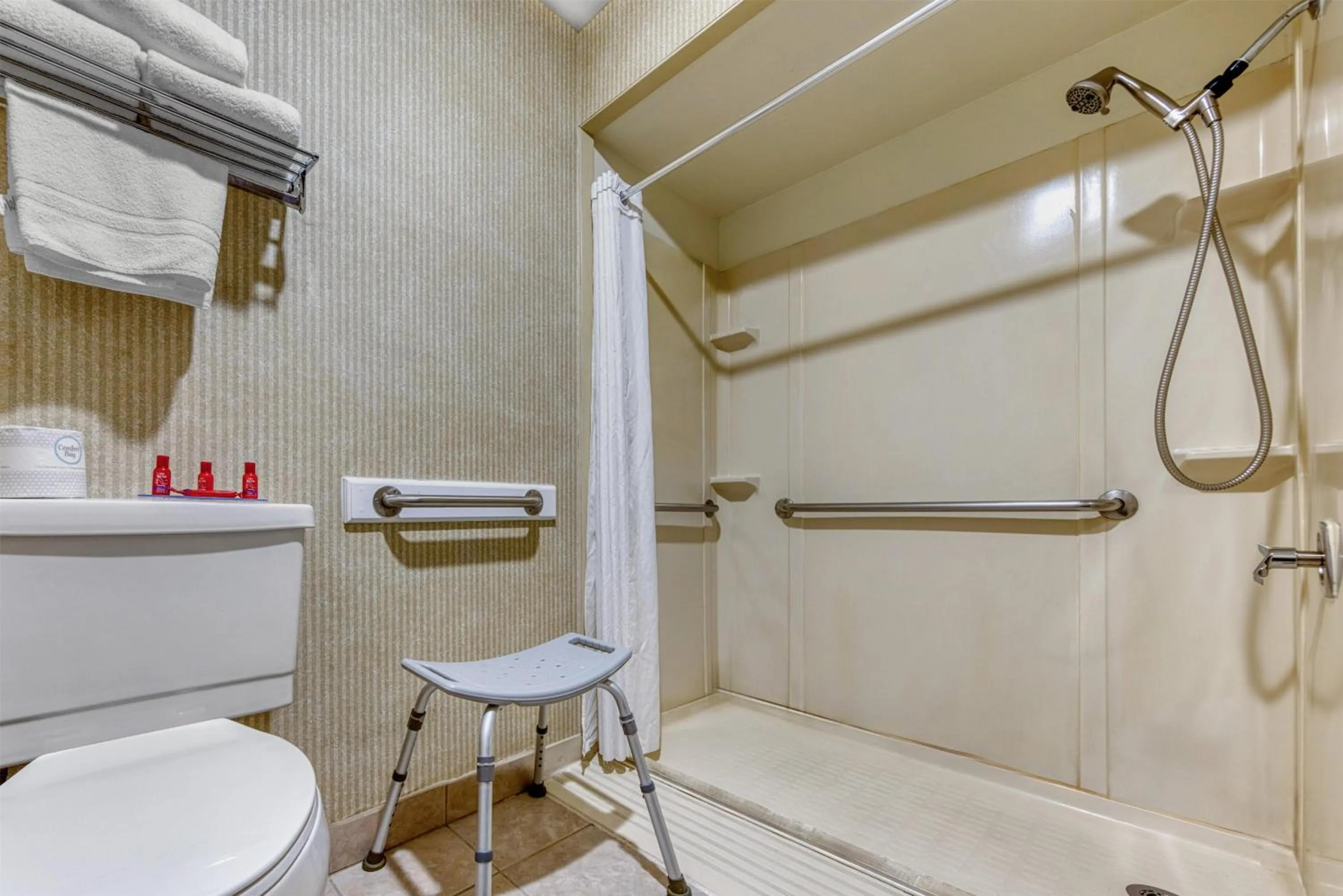 Bathroom in SureStay Plus Hotel by Best Western Reno Airport