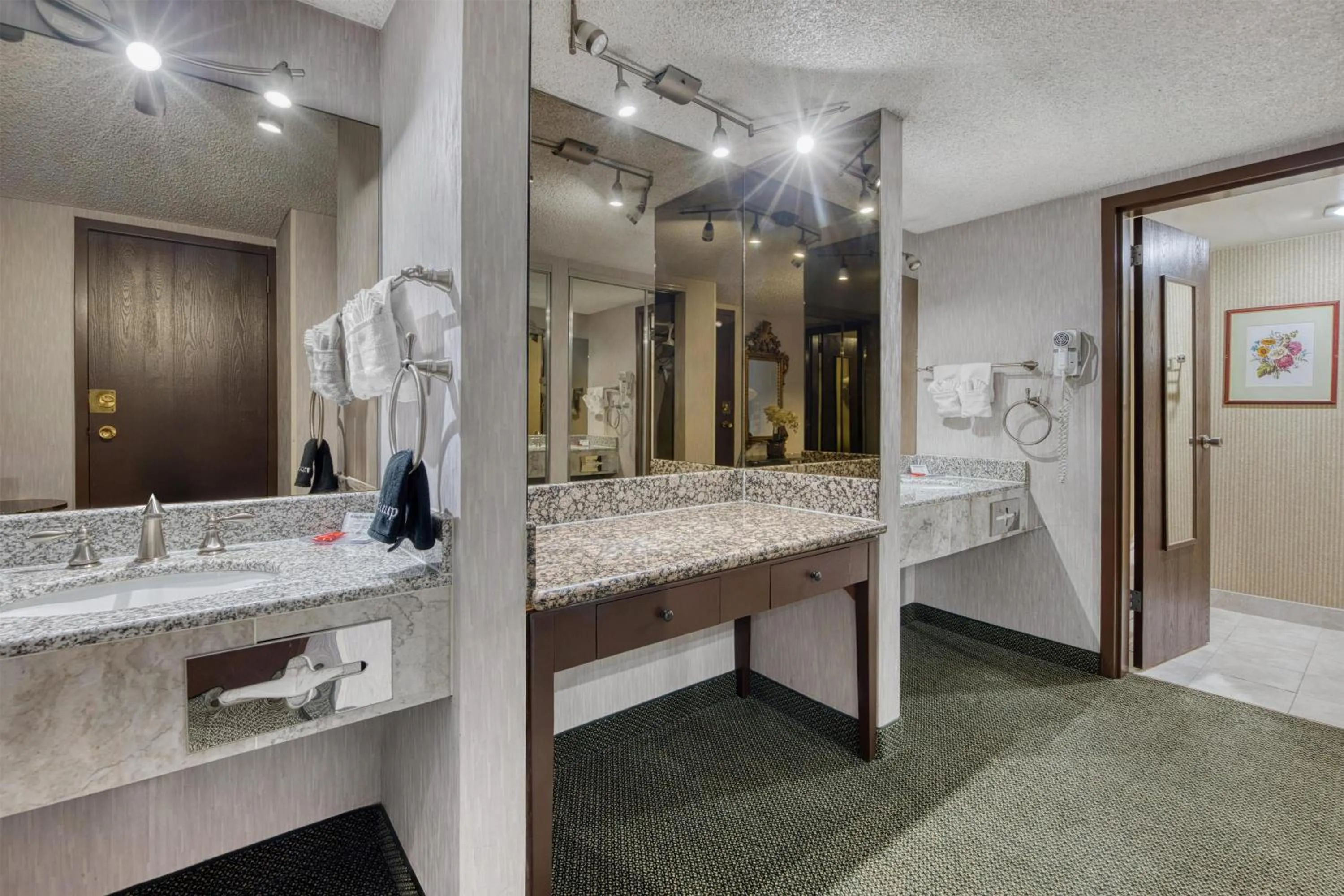 Bathroom in SureStay Plus Hotel by Best Western Reno Airport