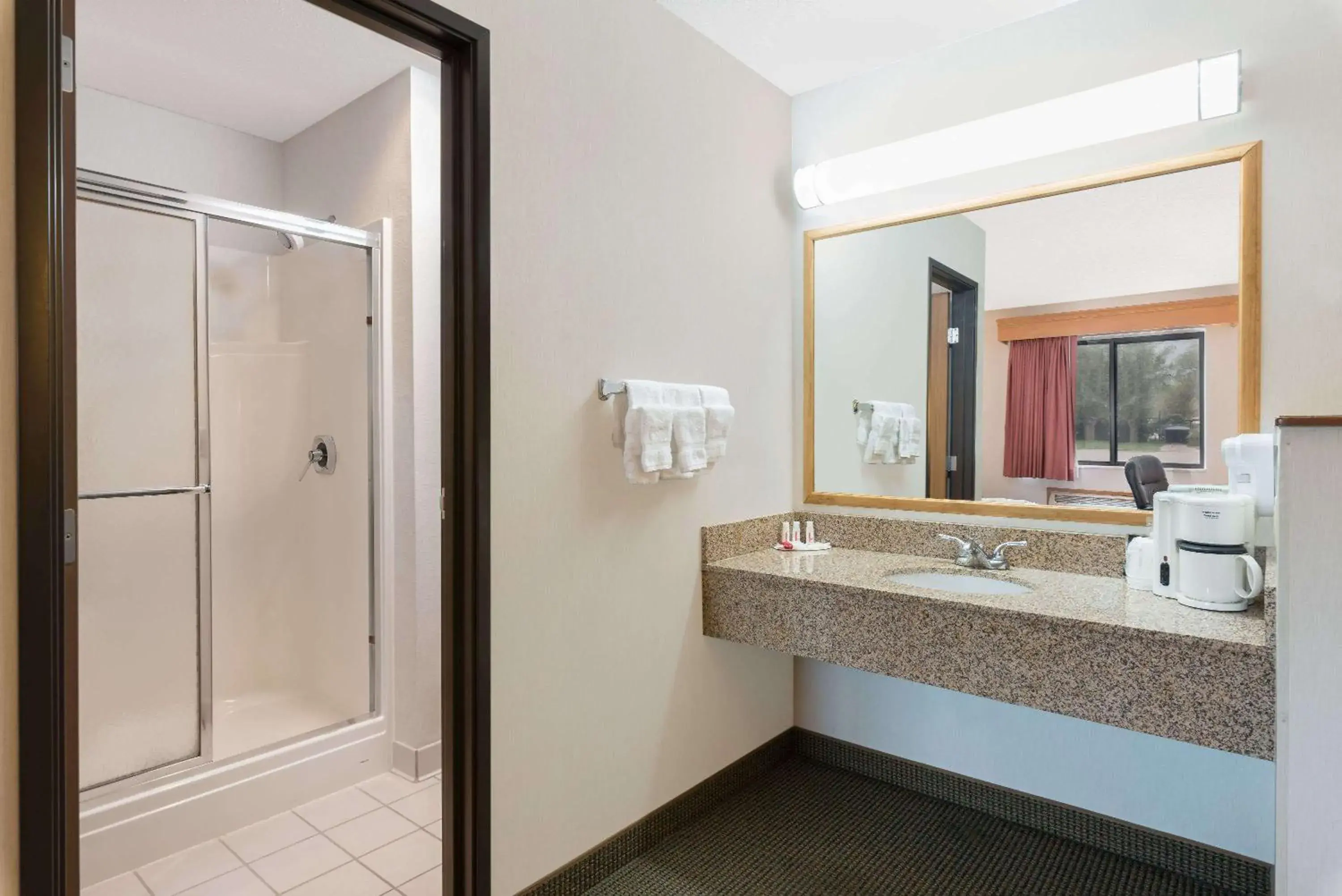 Studio Suite with Two Queen Beds - Non-Smoking in Baymont by Wyndham Hot Springs Studio Suite with Two Queen Beds - Non-Smoking in Baymont by Wyndham Hot Springs