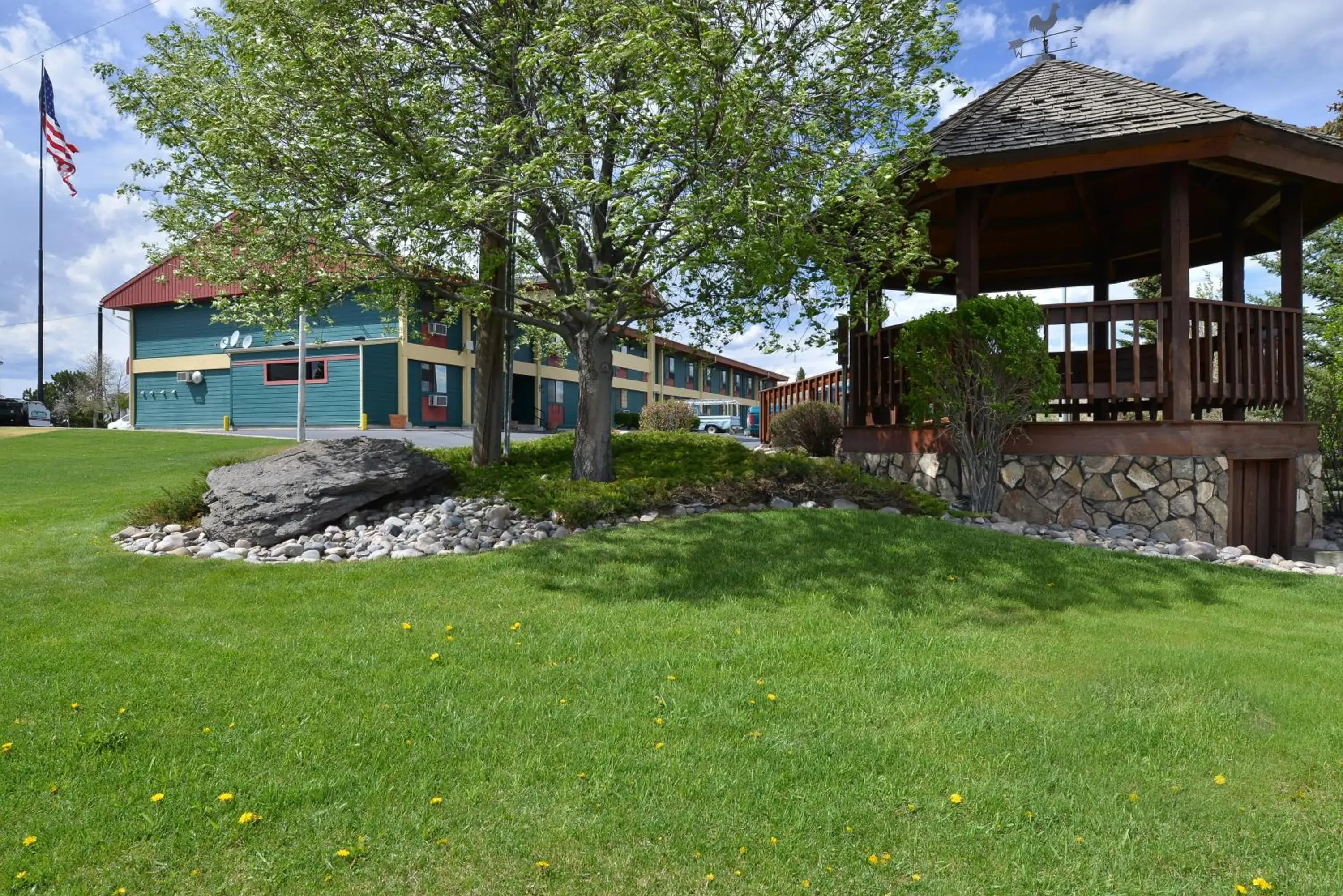 Property building in Rocker Inn Property building in Rocker Inn