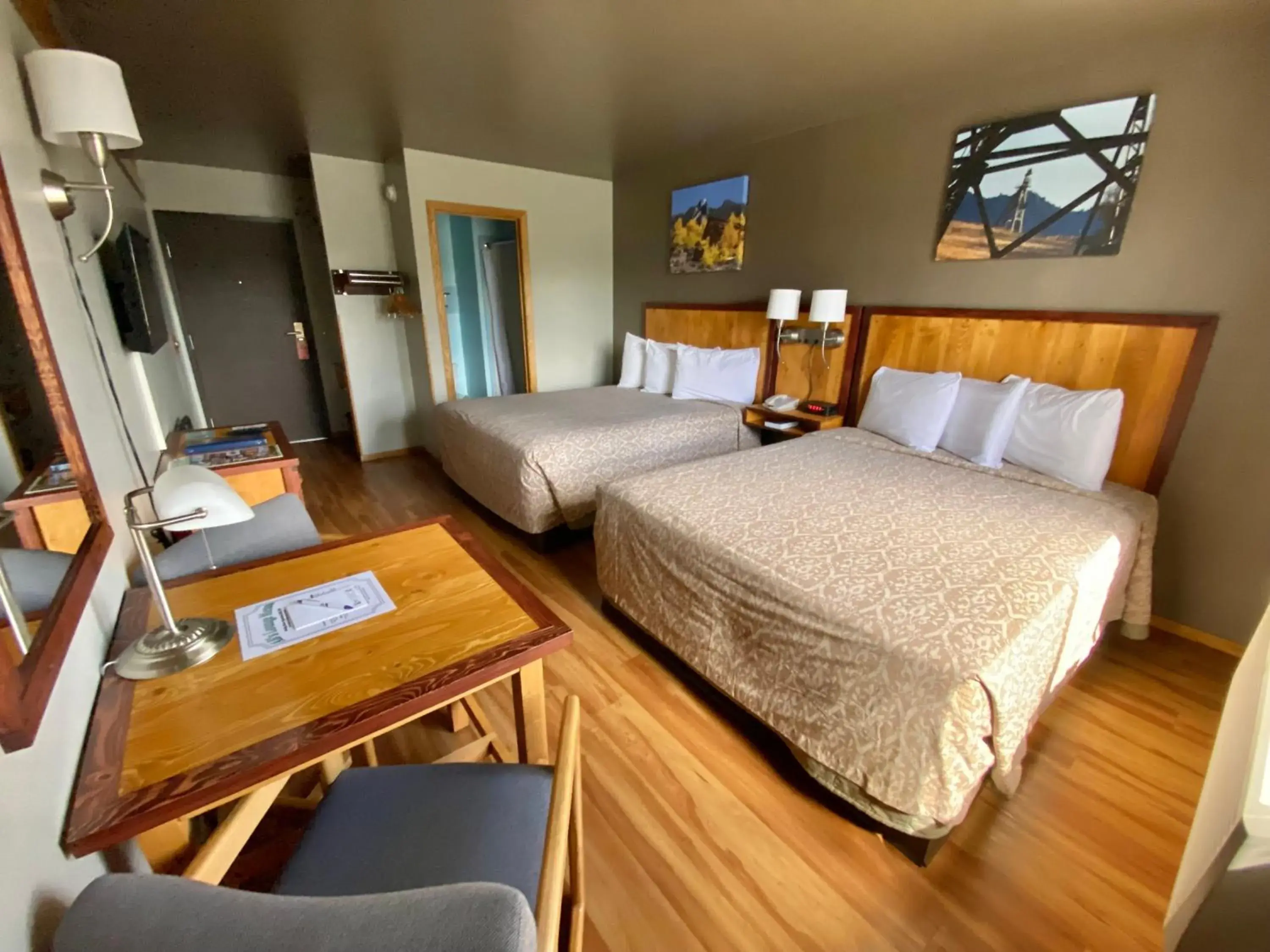 Animals, Bed in Rocker Inn Animals, Bed in Rocker Inn