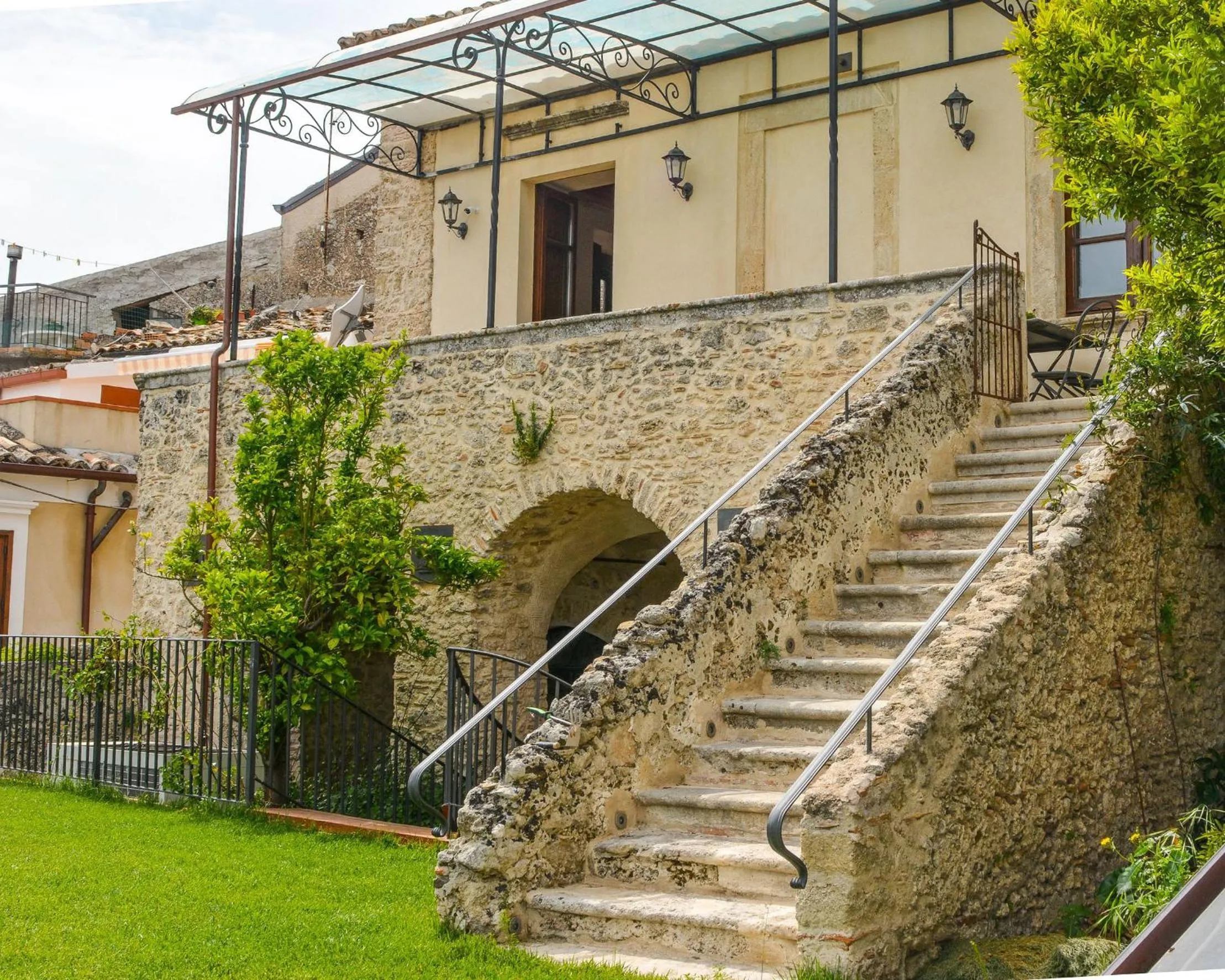 Facade/entrance in Palazzo Candida B&B