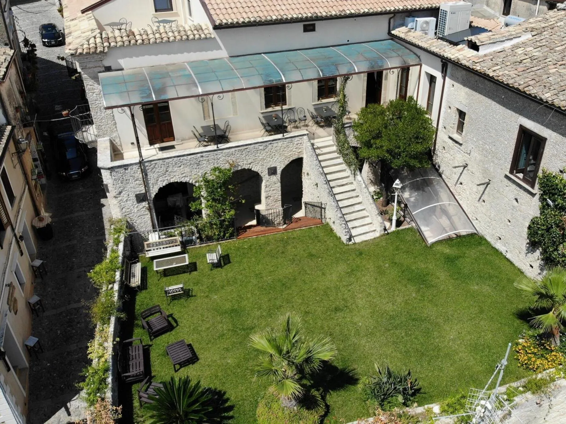 Garden view in Palazzo Candida B&B