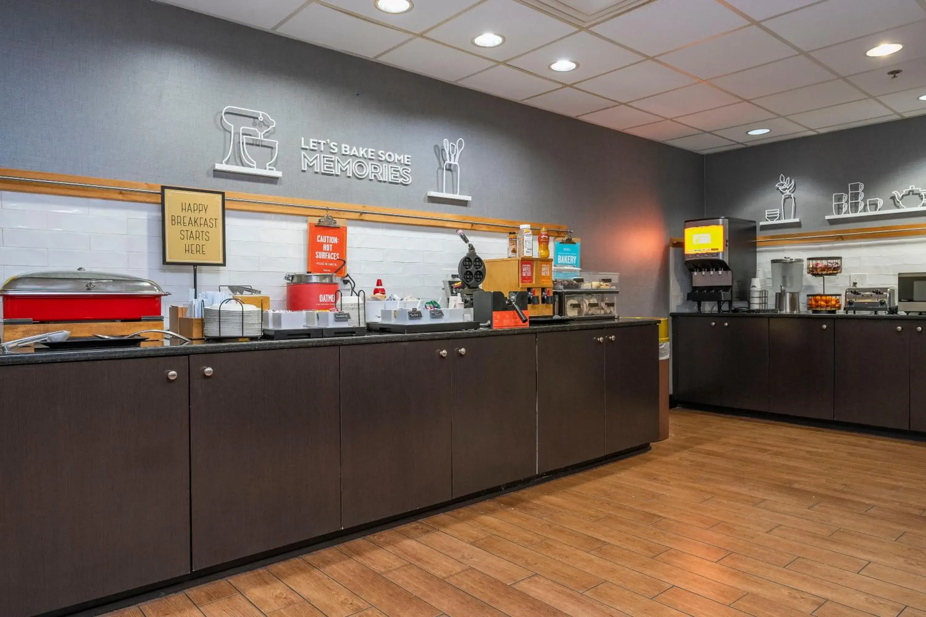 Buffet breakfast in Hampton Inn by Hilton Spring Hill Buffet breakfast in Hampton Inn by Hilton Spring Hill