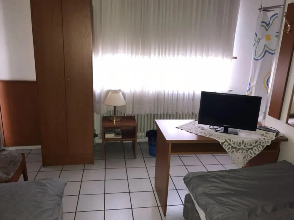 Double Room with Shared Toilet in Lipmann am boll