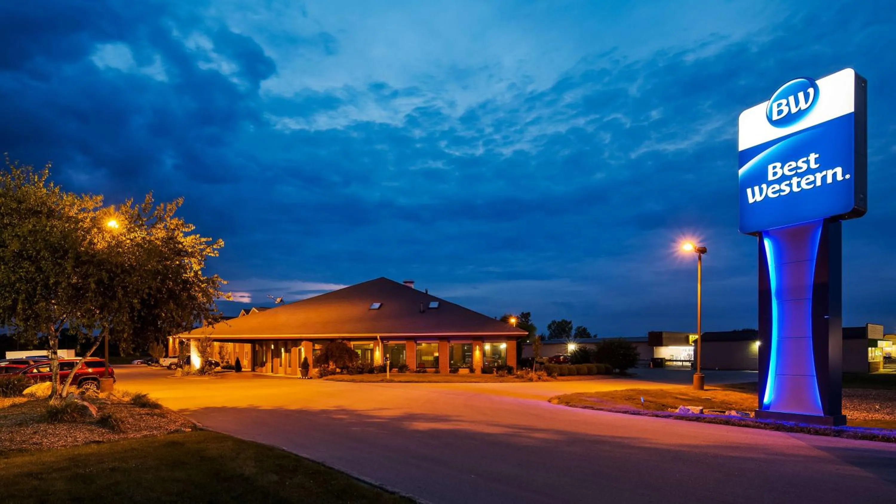 Property building in Best Western Norwalk