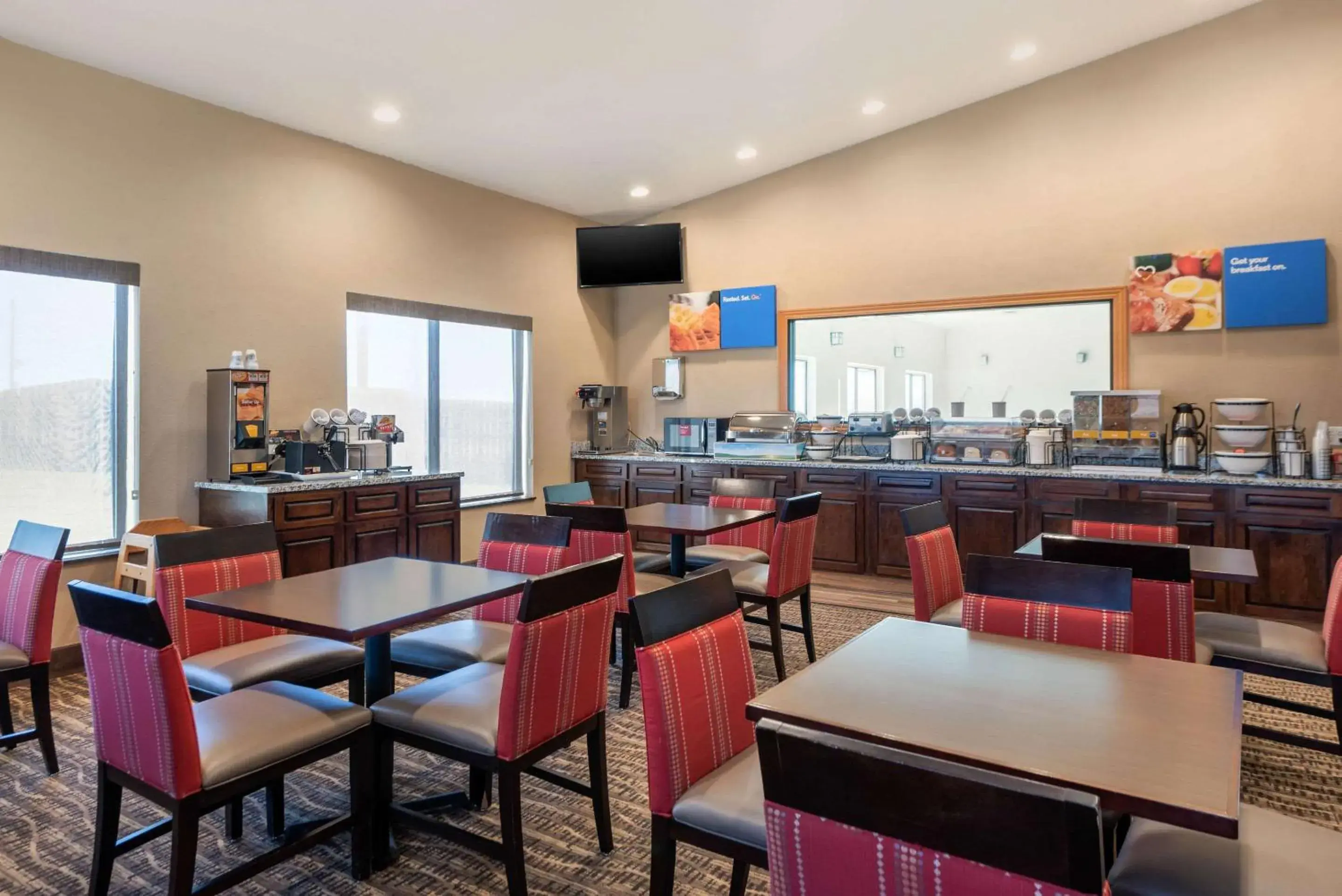 Restaurant/places to eat in Comfort Inn Limon Restaurant/places to eat in Comfort Inn Limon