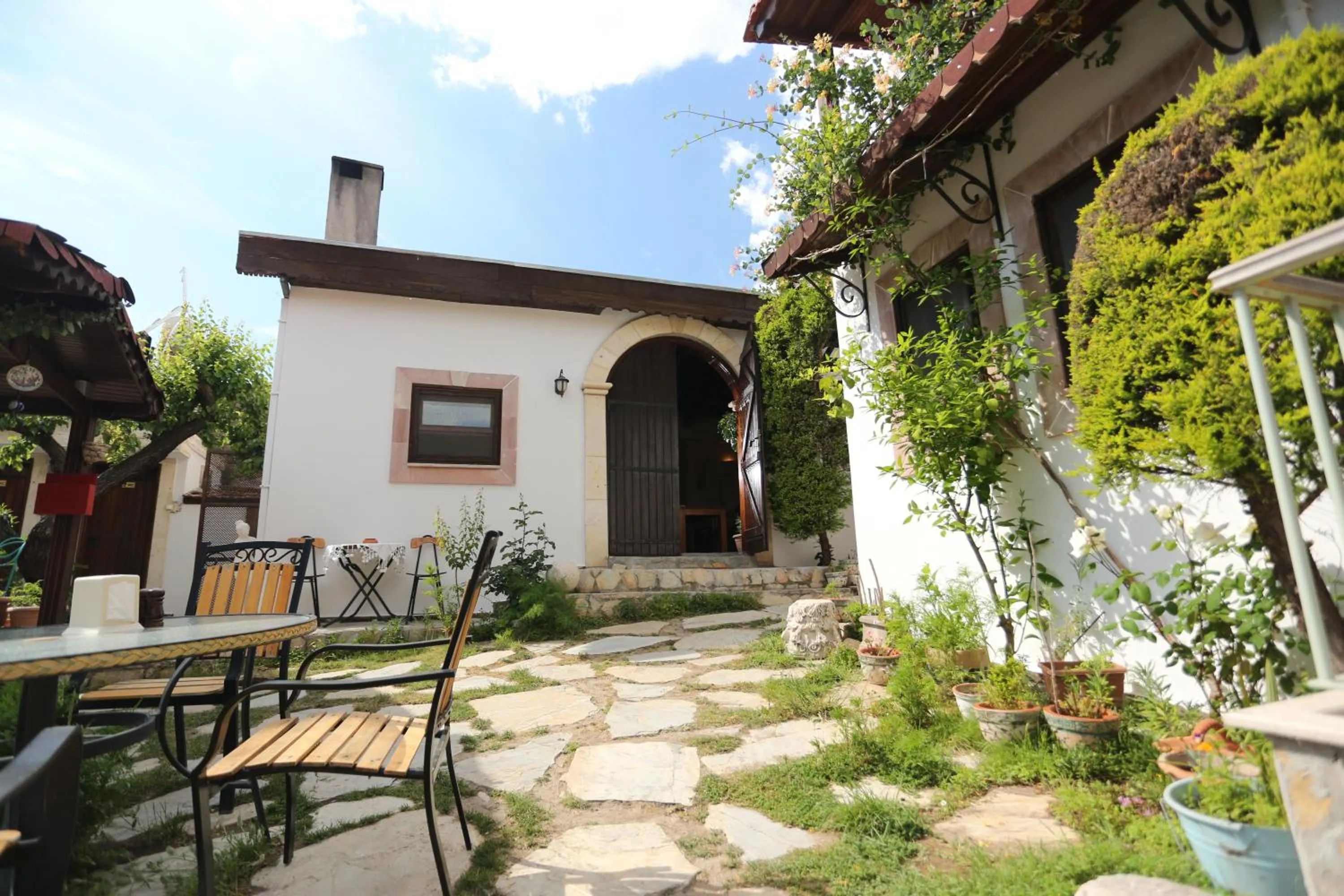 Property building in Akropolis Guest House