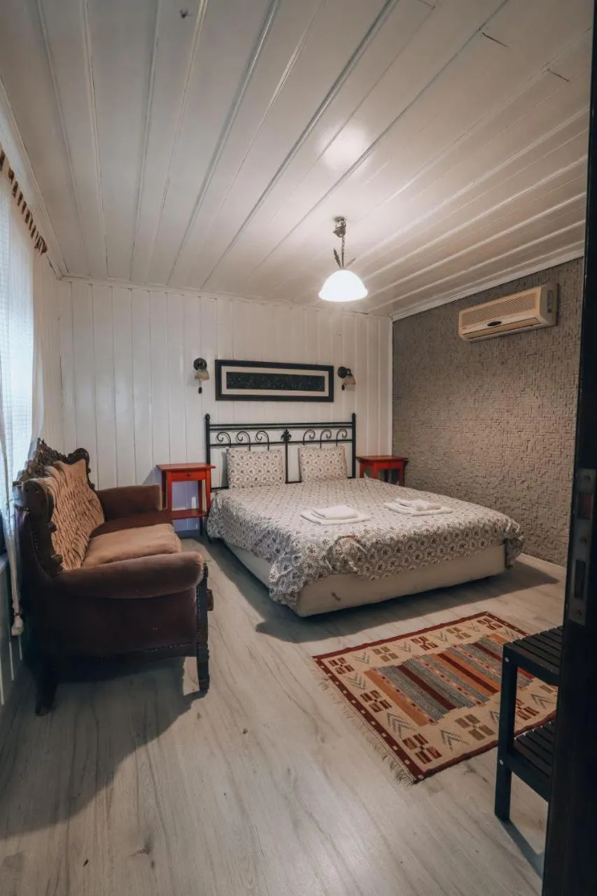 Akropolis Guest House