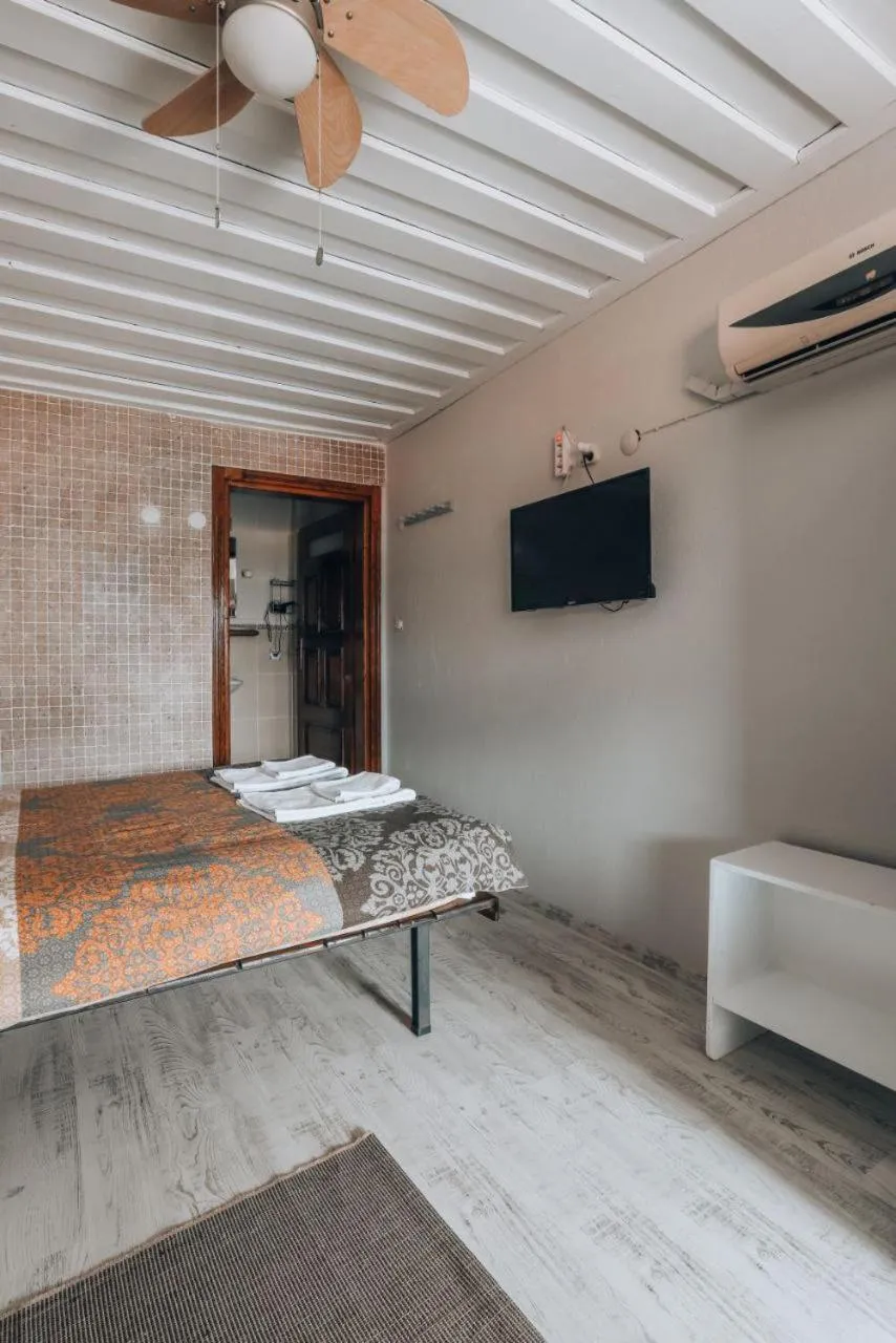 Akropolis Guest House