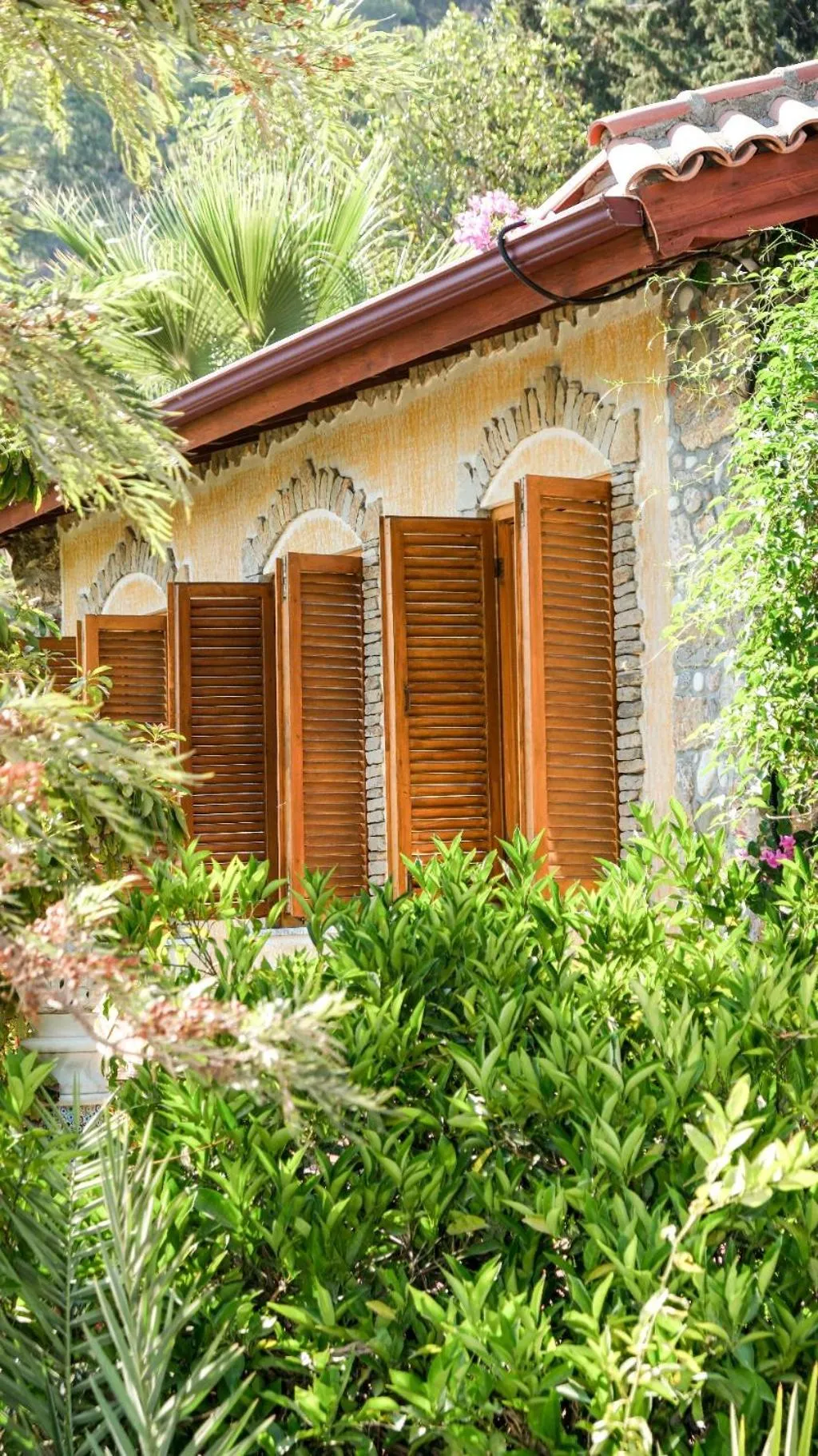 Property building in Villa Symbola