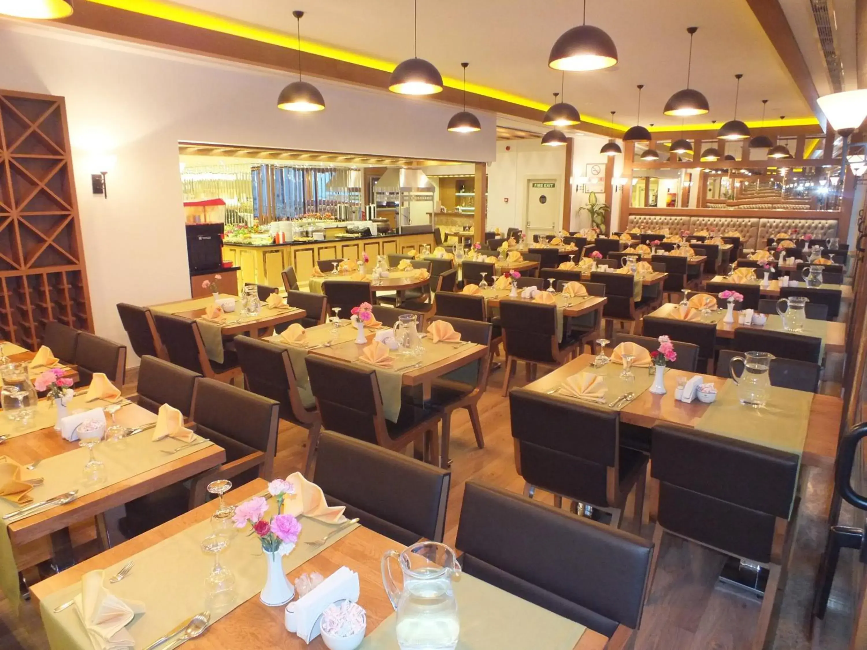 Restaurant/places to eat in Grand Asiyan Hotel Restaurant/places to eat in Grand Asiyan Hotel