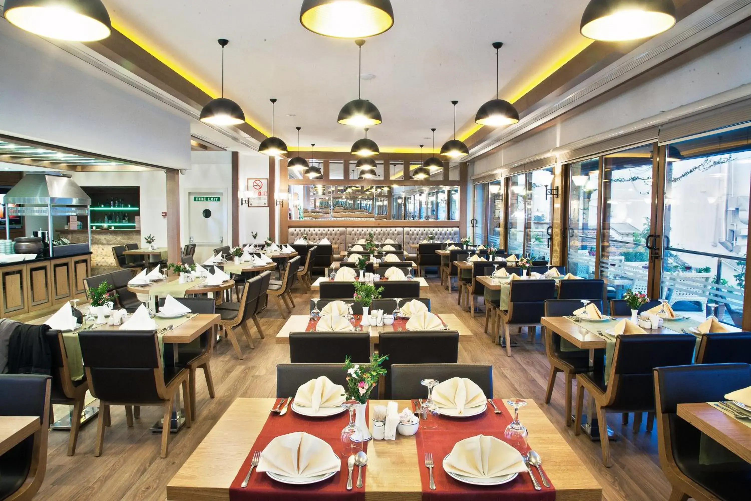 Restaurant/places to eat in Grand Asiyan Hotel Restaurant/places to eat in Grand Asiyan Hotel