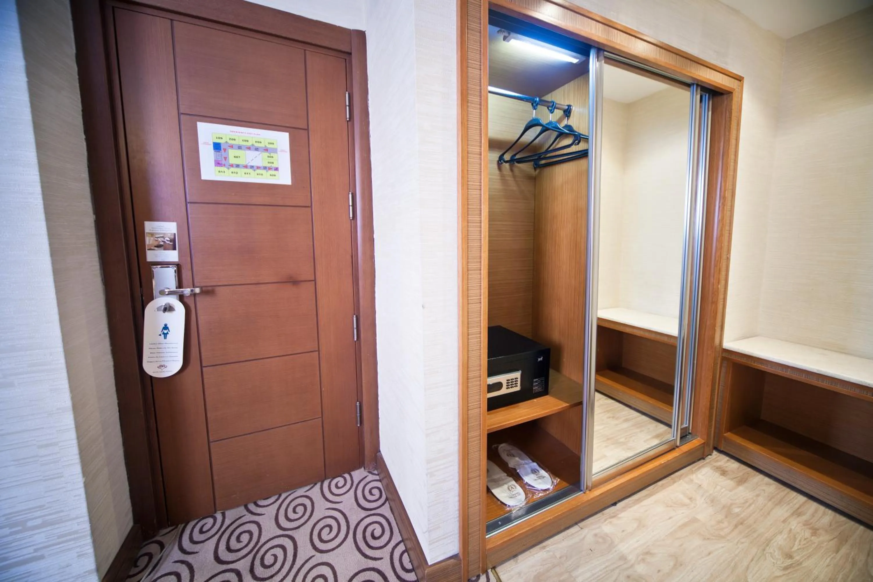 Bedroom in Grand Asiyan Hotel