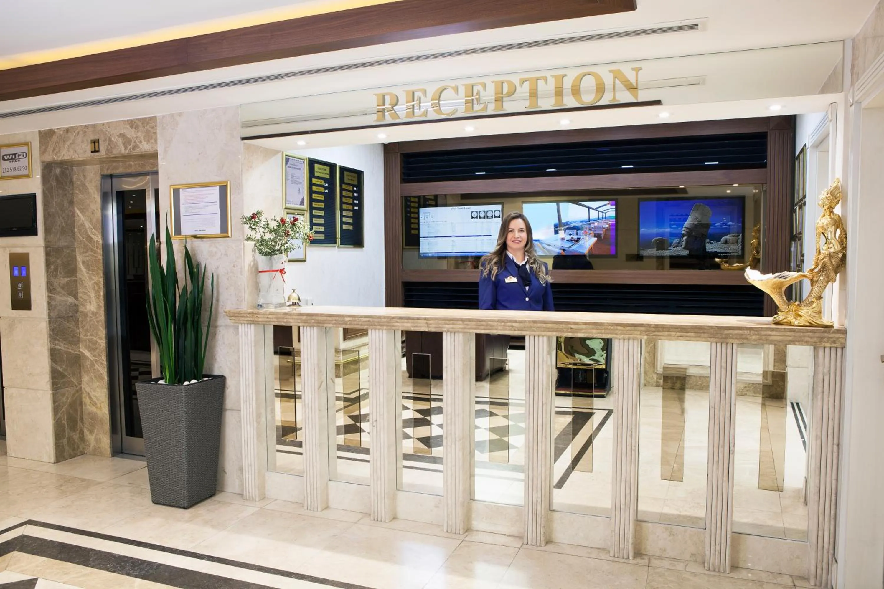 Lobby or reception in Grand Asiyan Hotel