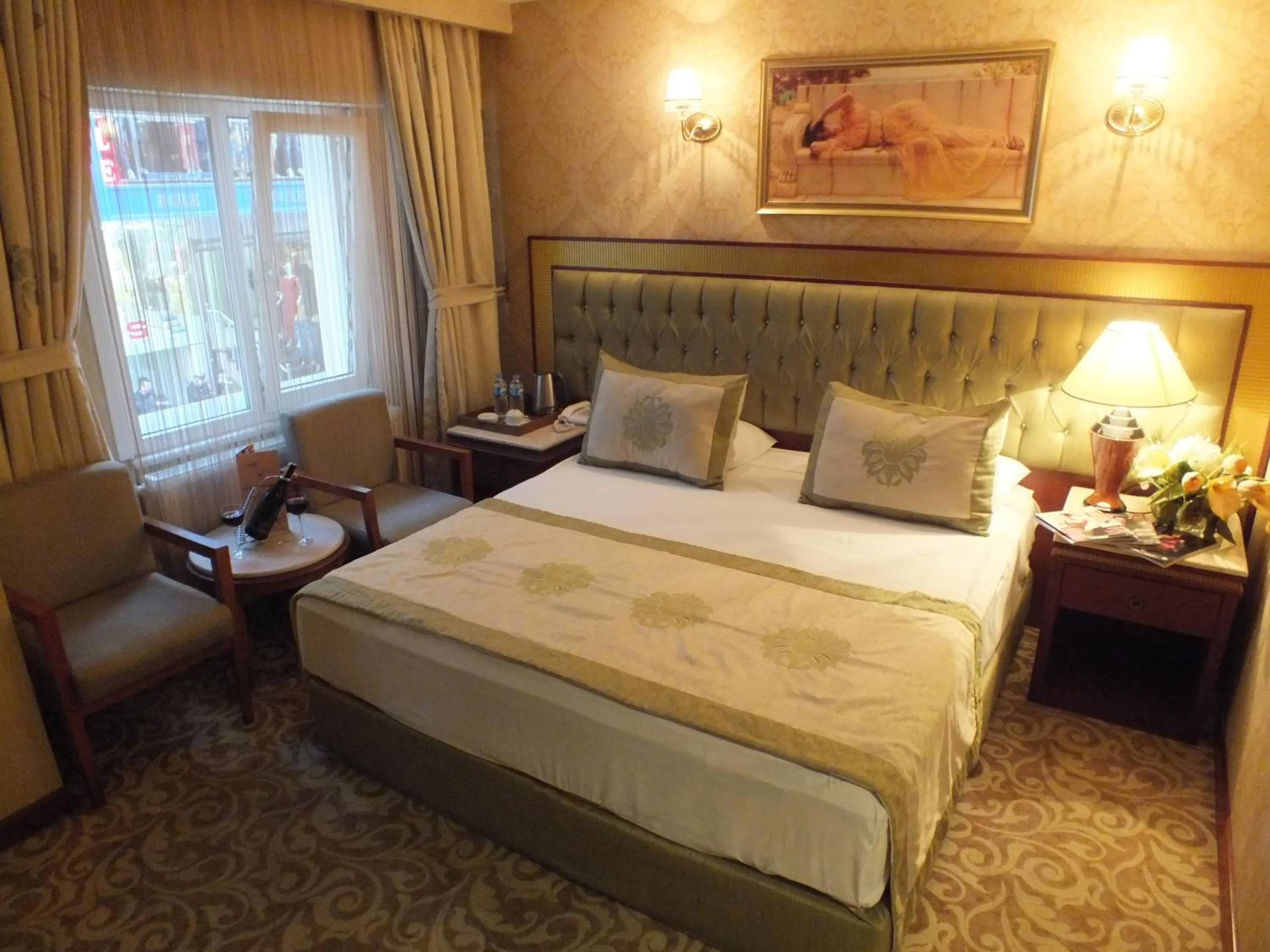 Bedroom, Bed in Grand Asiyan Hotel