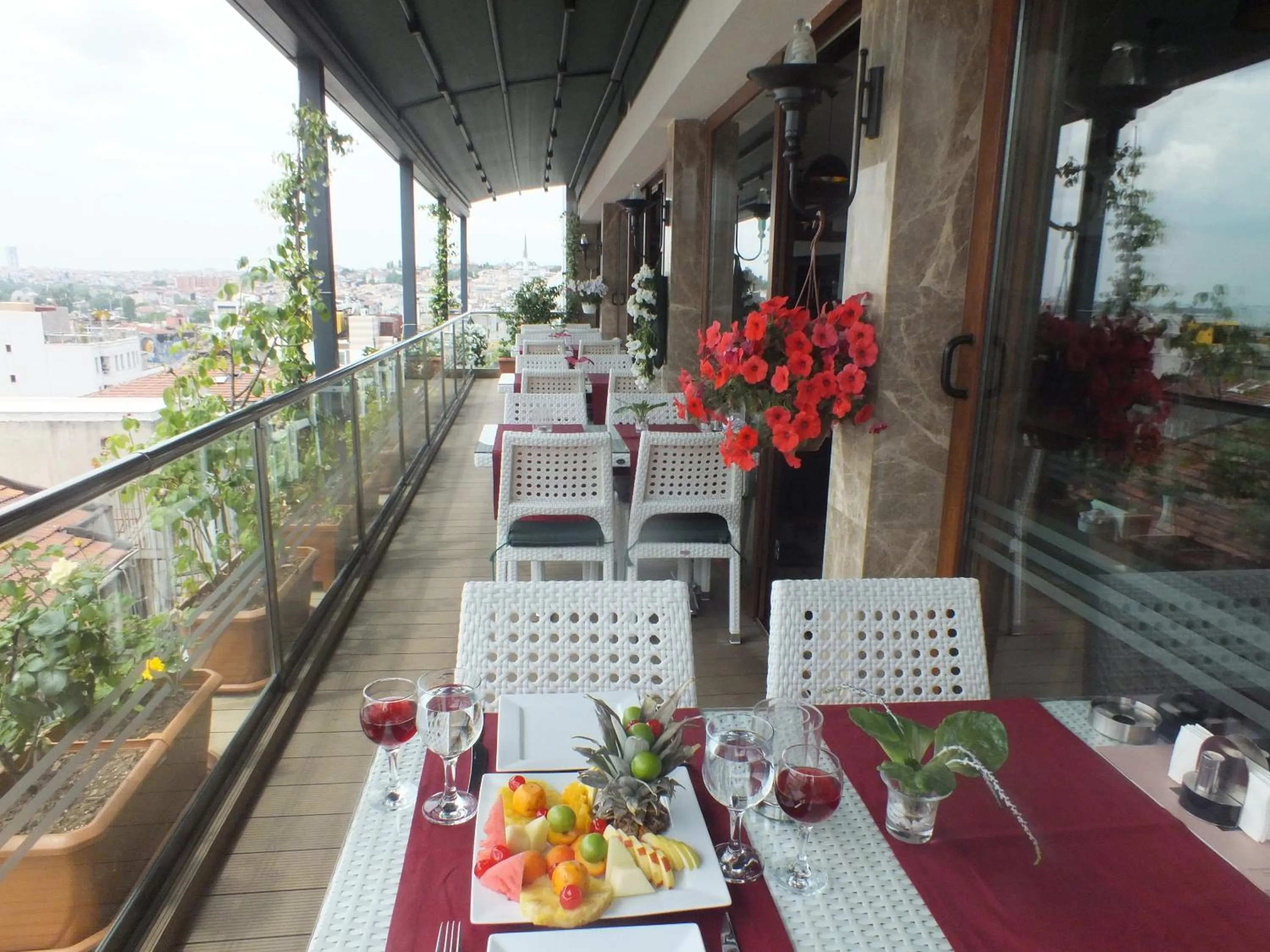 Restaurant/places to eat in Grand Asiyan Hotel