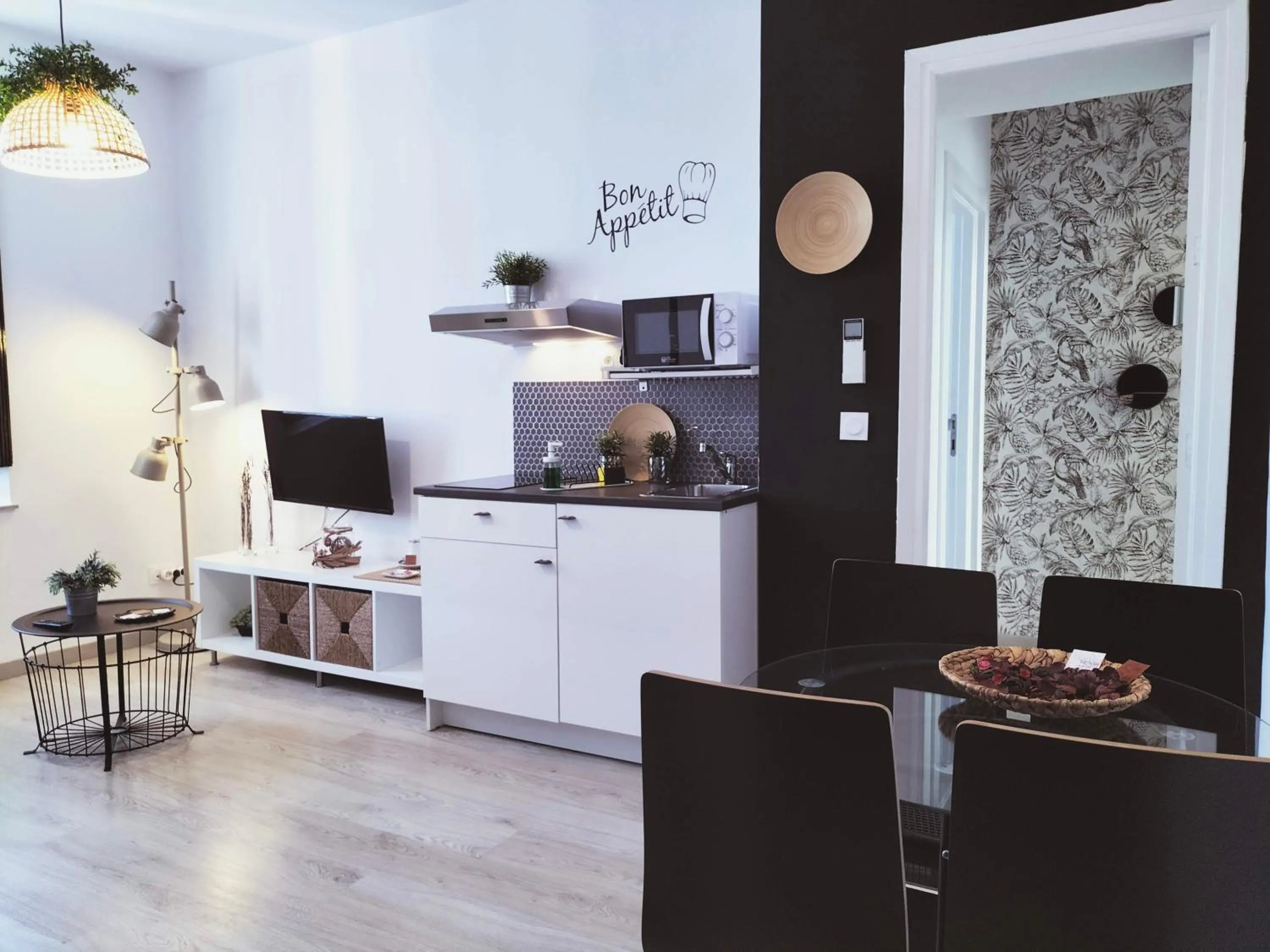 Kitchen or kitchenette in Casa Montalbán Apartamentos Turísticos