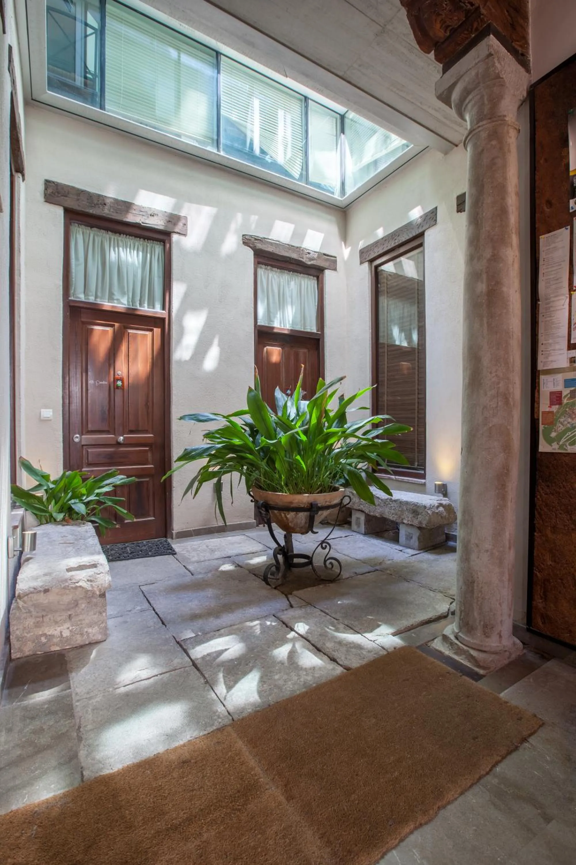 Lobby or reception in Casa Montalbán Apartamentos Turísticos