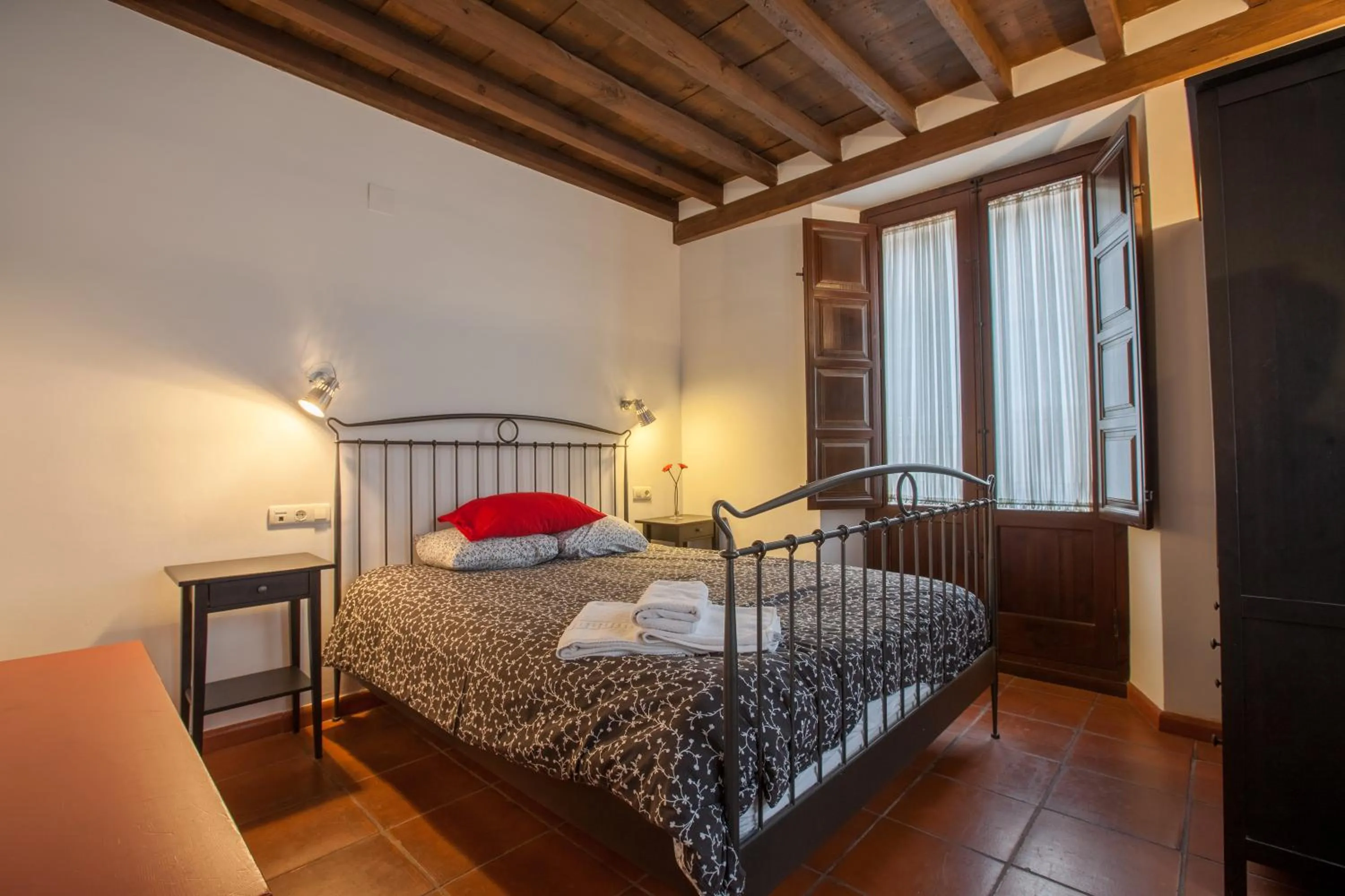 Bedroom, Bed in Casa Montalbán Apartamentos Turísticos