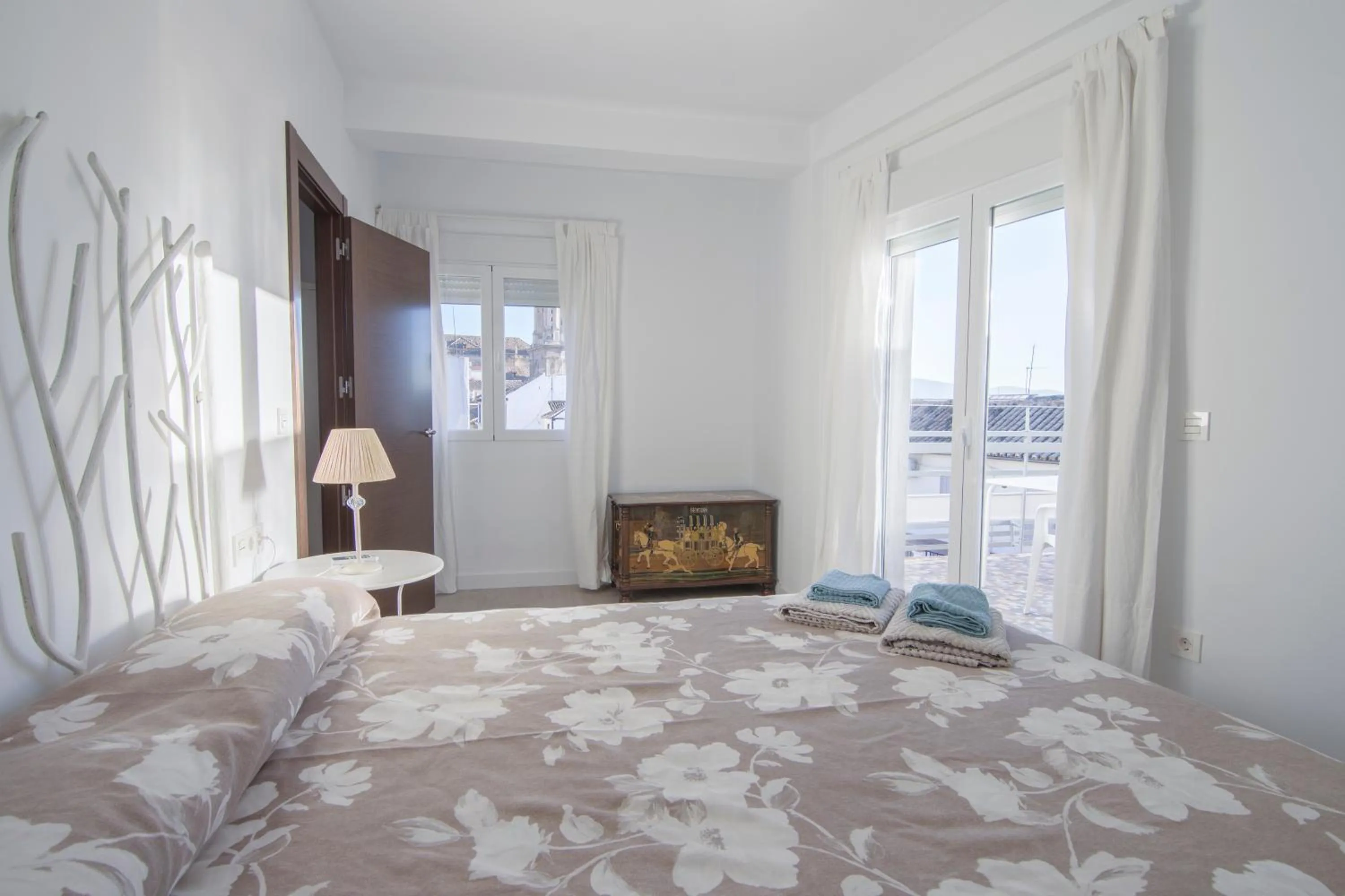 Balcony/Terrace, Bed in Casa Montalbán Apartamentos Turísticos