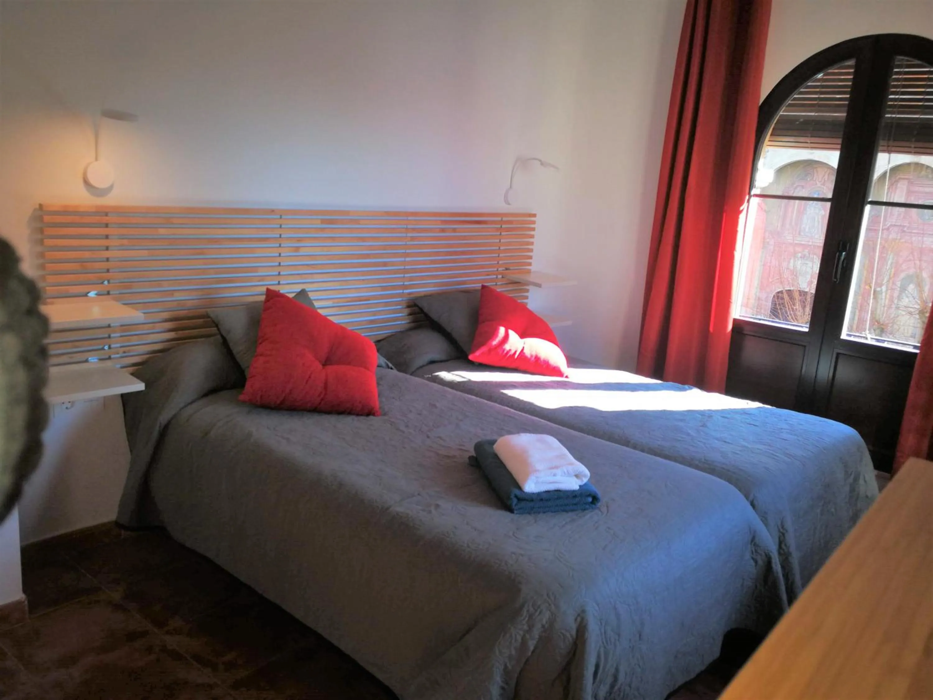 Bedroom, Bed in Casa Montalbán Apartamentos Turísticos